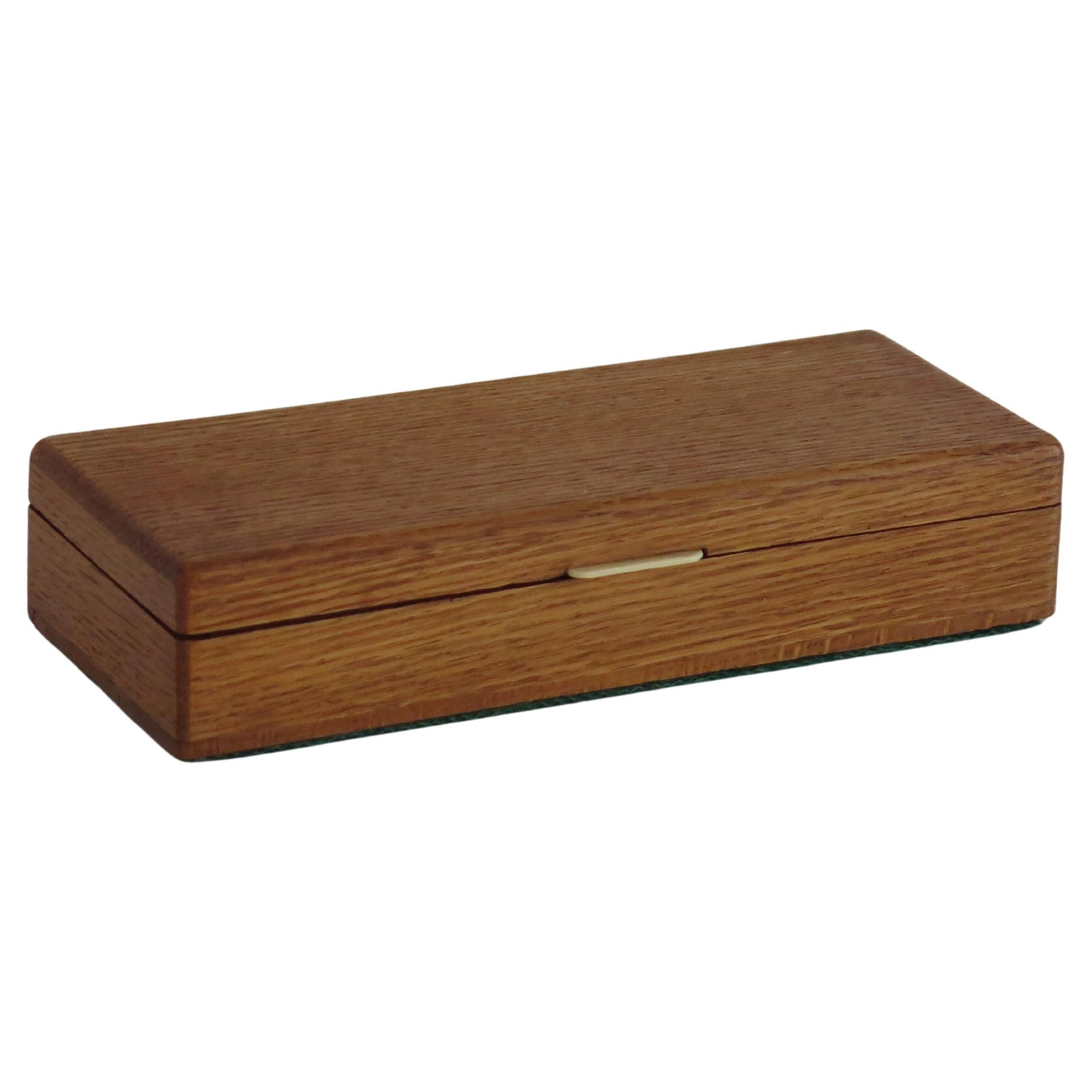 Art Deco Period Box handmade in hardwood with hinged lid, French circa 1925