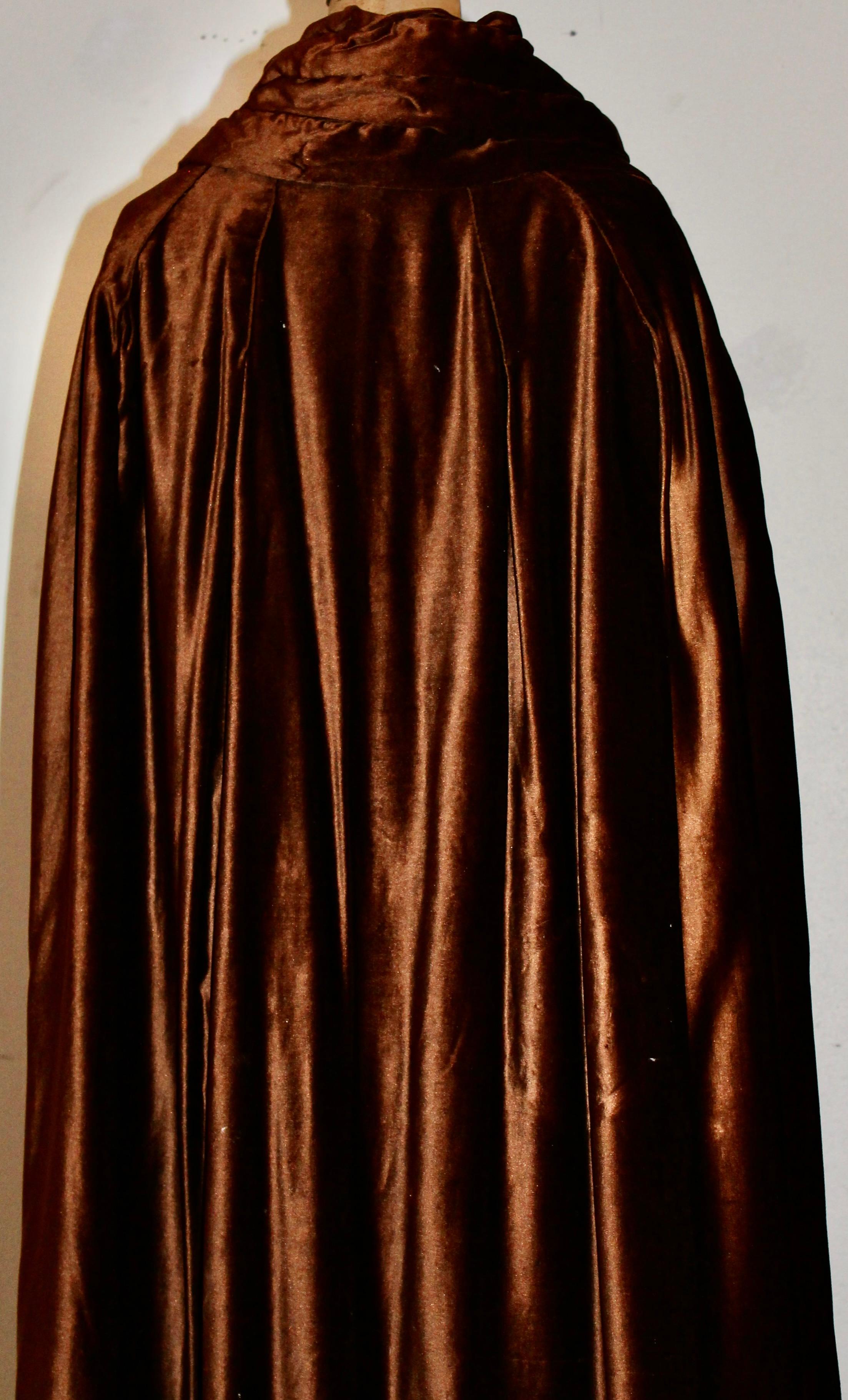 Donna Capo in velluto marrone d'epoca Art Déco in vendita