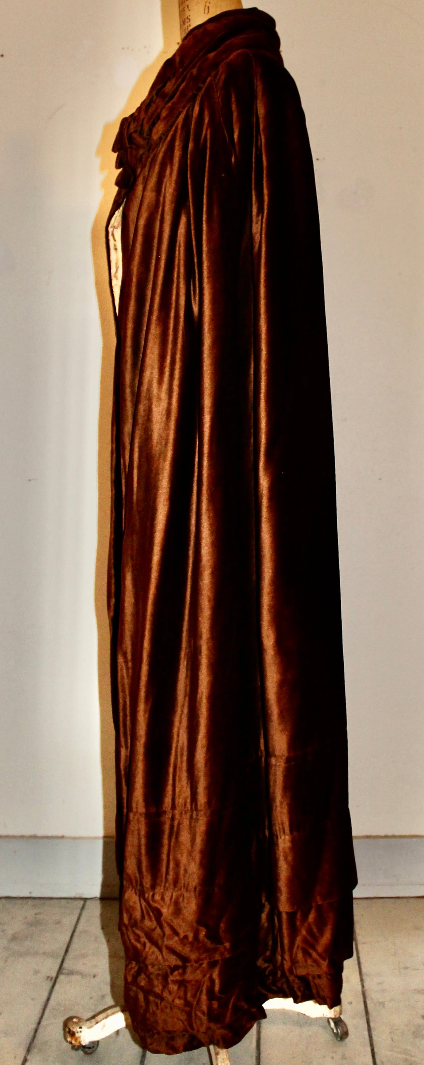 Capo in velluto marrone d'epoca Art Déco in vendita 4