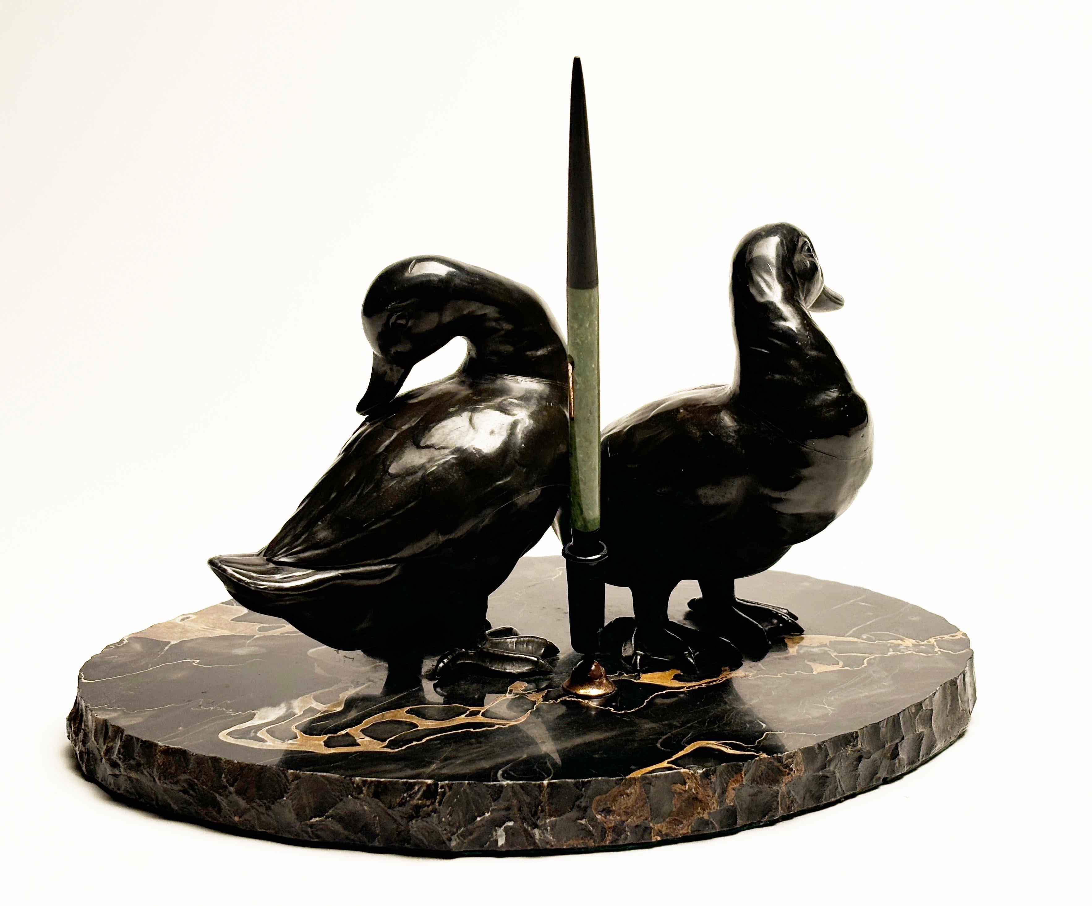 Art Déco Anatre fuse su marmo italiano di epoca Art Deco con pennino originale in vendita