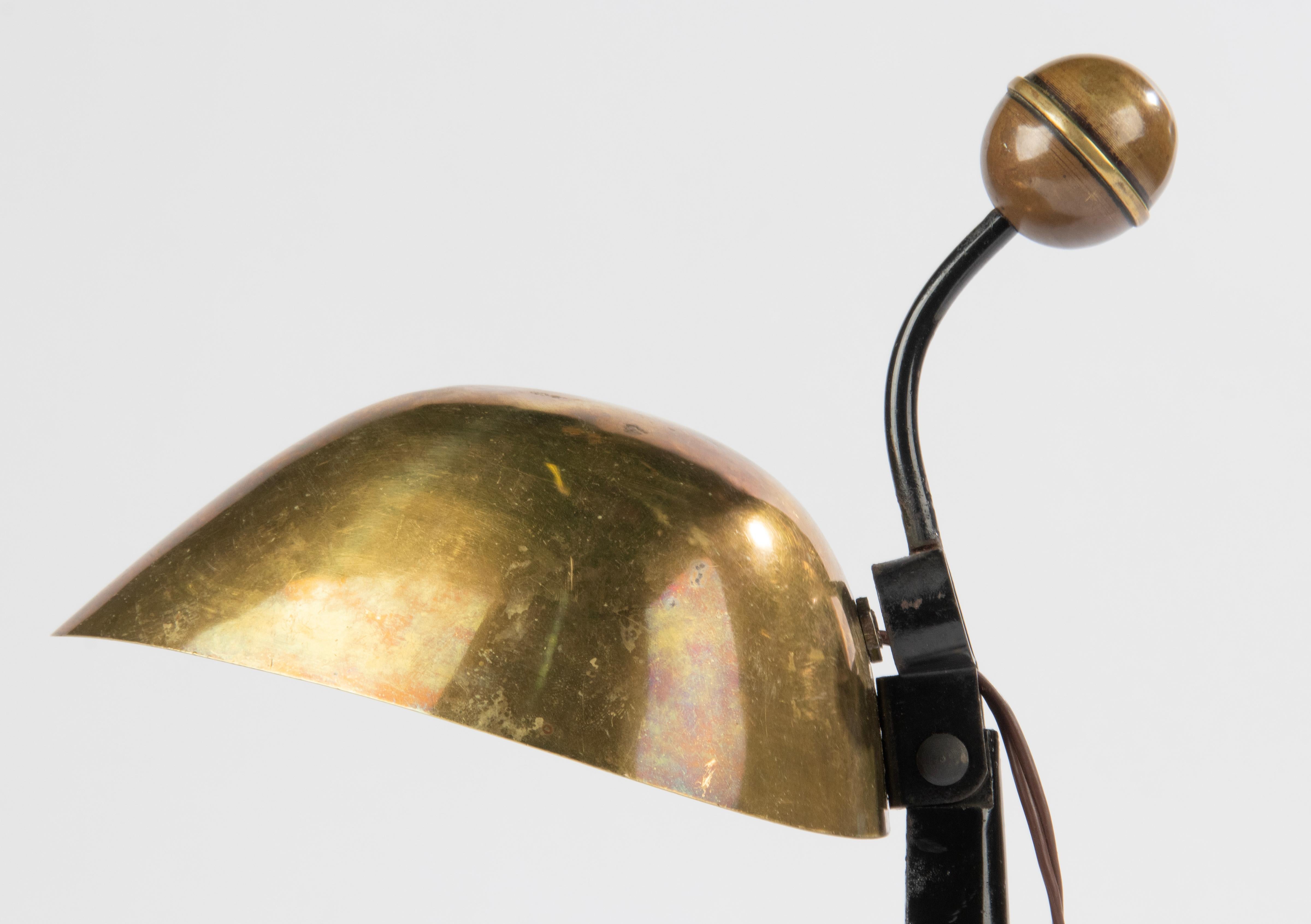Art Deco Period Cast Iron Desk or Table Lamp with Copper Adjustable Shade In Good Condition For Sale In Casteren, Noord-Brabant