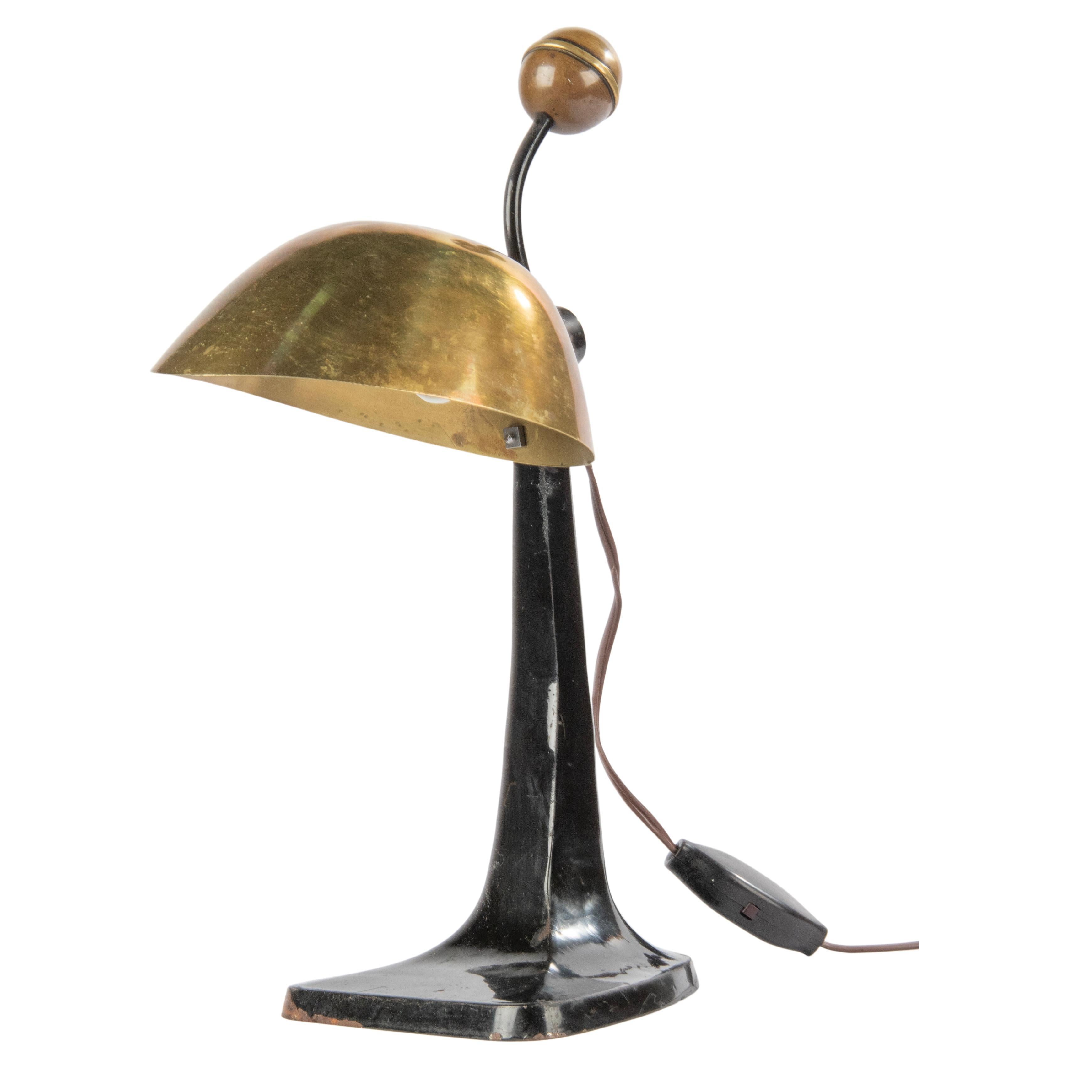 Lampe de bureau ou de table en fonte d'époque Art Déco avec abat-jour réglable en cuivre