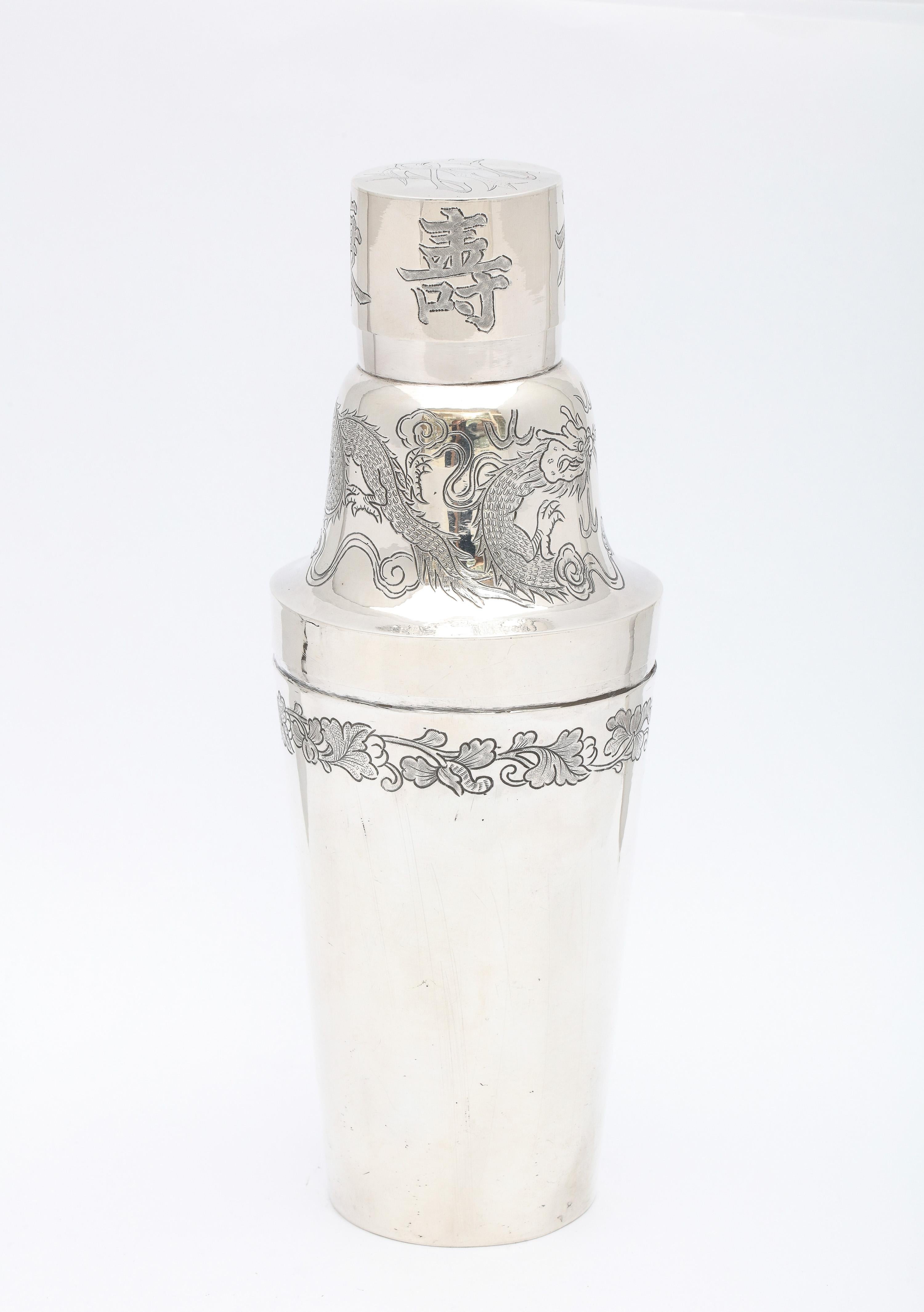 Early 20th Century Art Deco Period Chinese Export Sterling Silver Cocktail Shaker