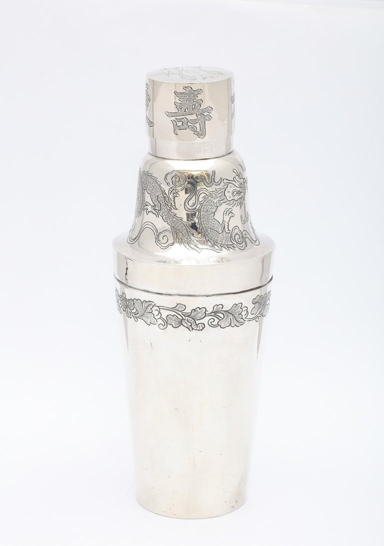Early 20th Century Art Deco Period Chinese Export Sterling Silver Cocktail Shaker For Sale
