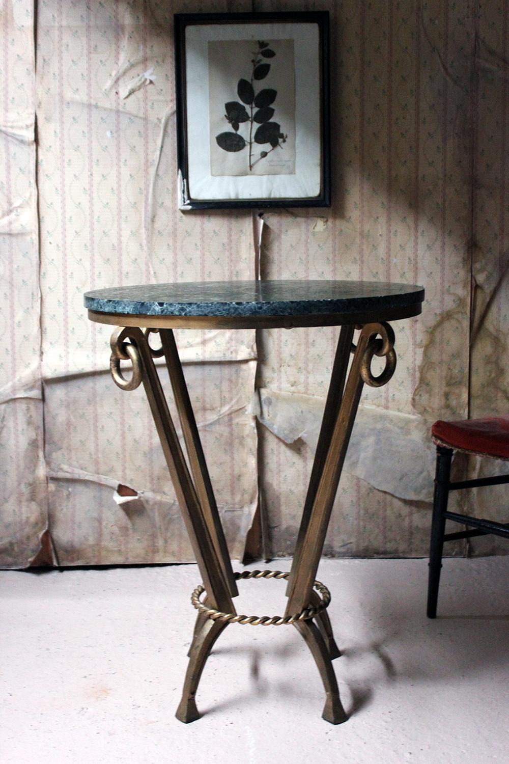 Art Deco Period Circular Serpentine Marble and Gilded Metal Occasional Table For Sale 10