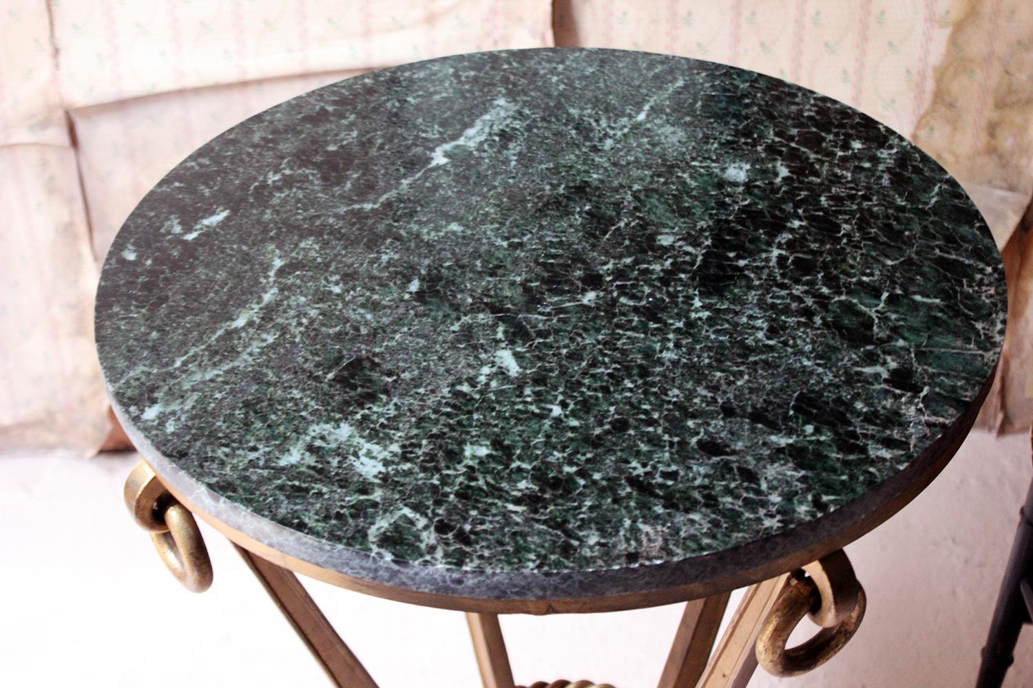 Art Deco Period Circular Serpentine Marble and Gilded Metal Occasional Table For Sale 2
