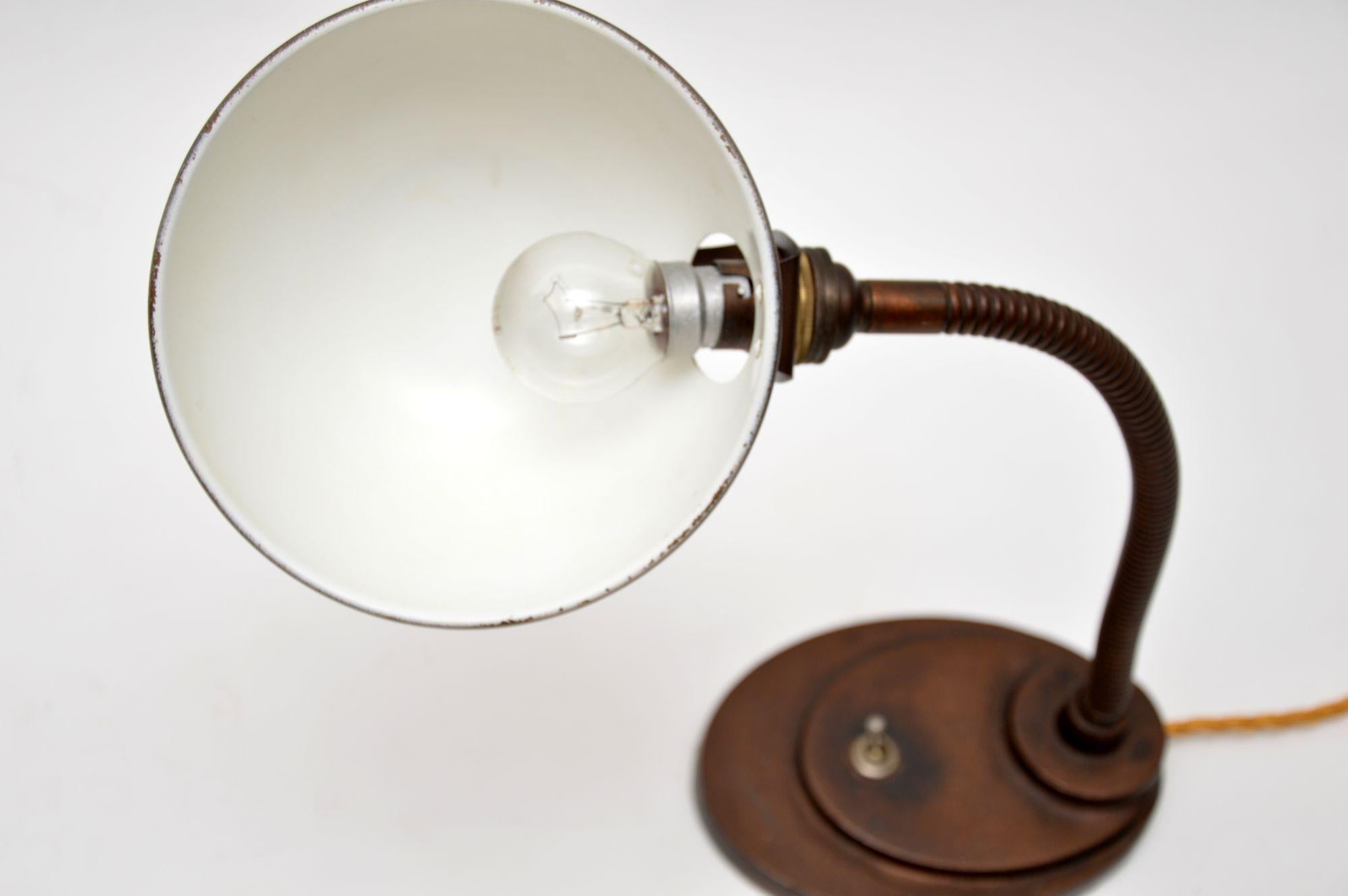 Cuivre Lampe de bureau Art Déco en cuivre en vente