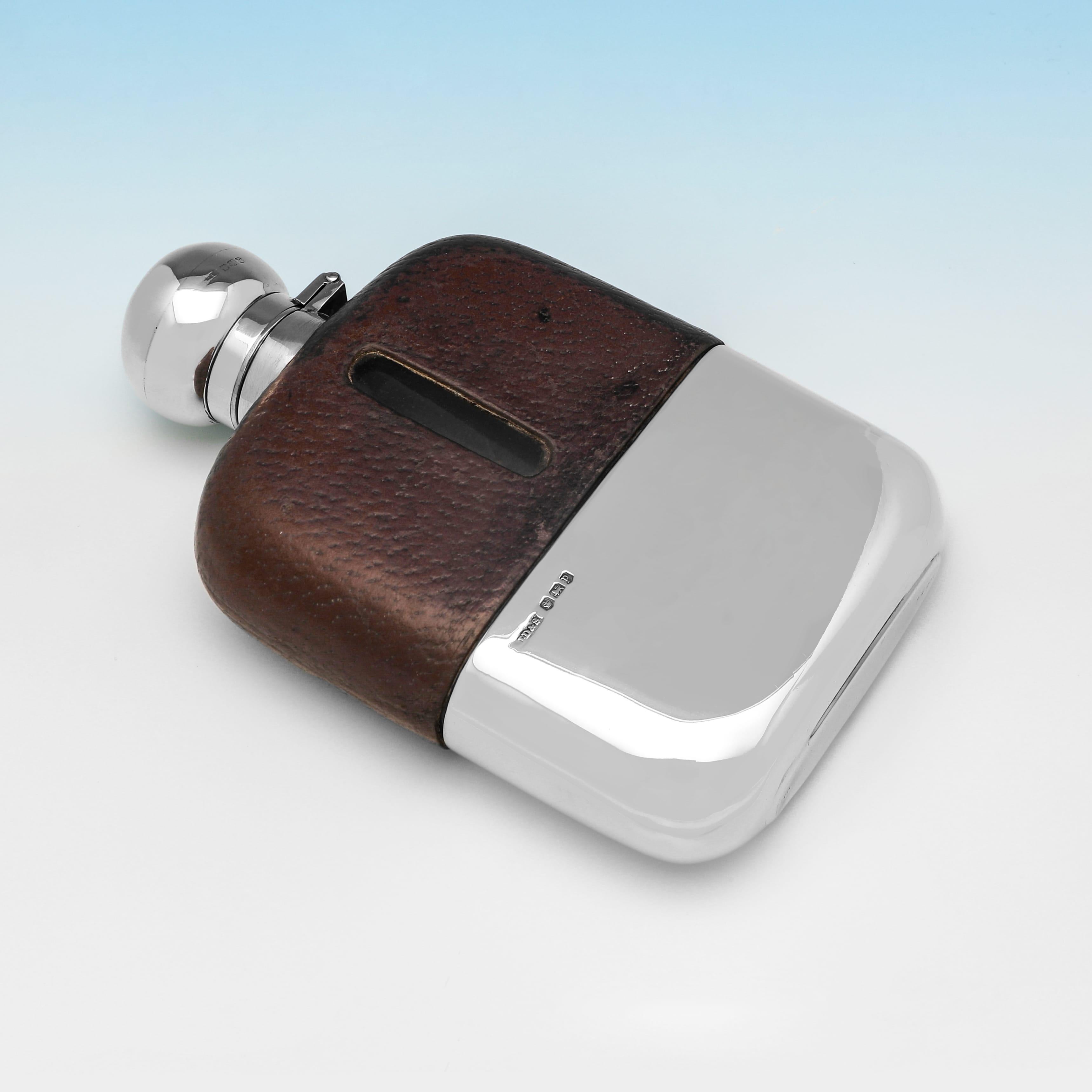 Hip flask aus Krokodilhaut und Sterlingsilber aus der Zeit des Art déco, hergestellt 1932 im Zustand „Gut“ im Angebot in London, London