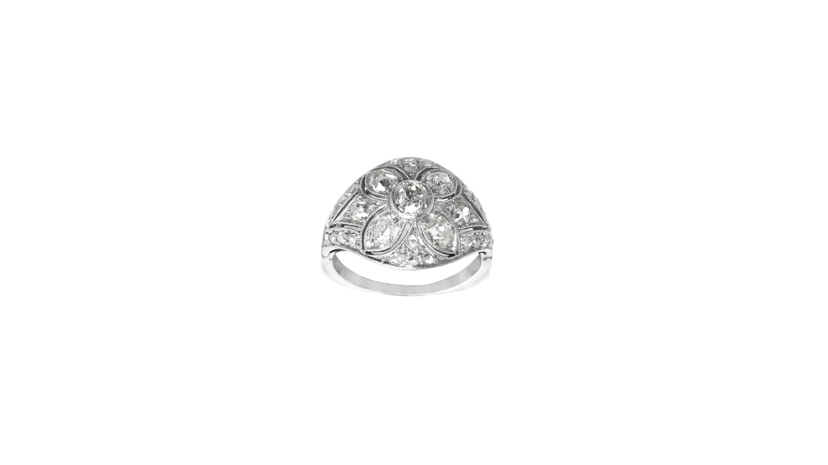 Art Deco Period Diamond Ring circa 1930 Set in Platinum and 18 Carat White Gold Damen