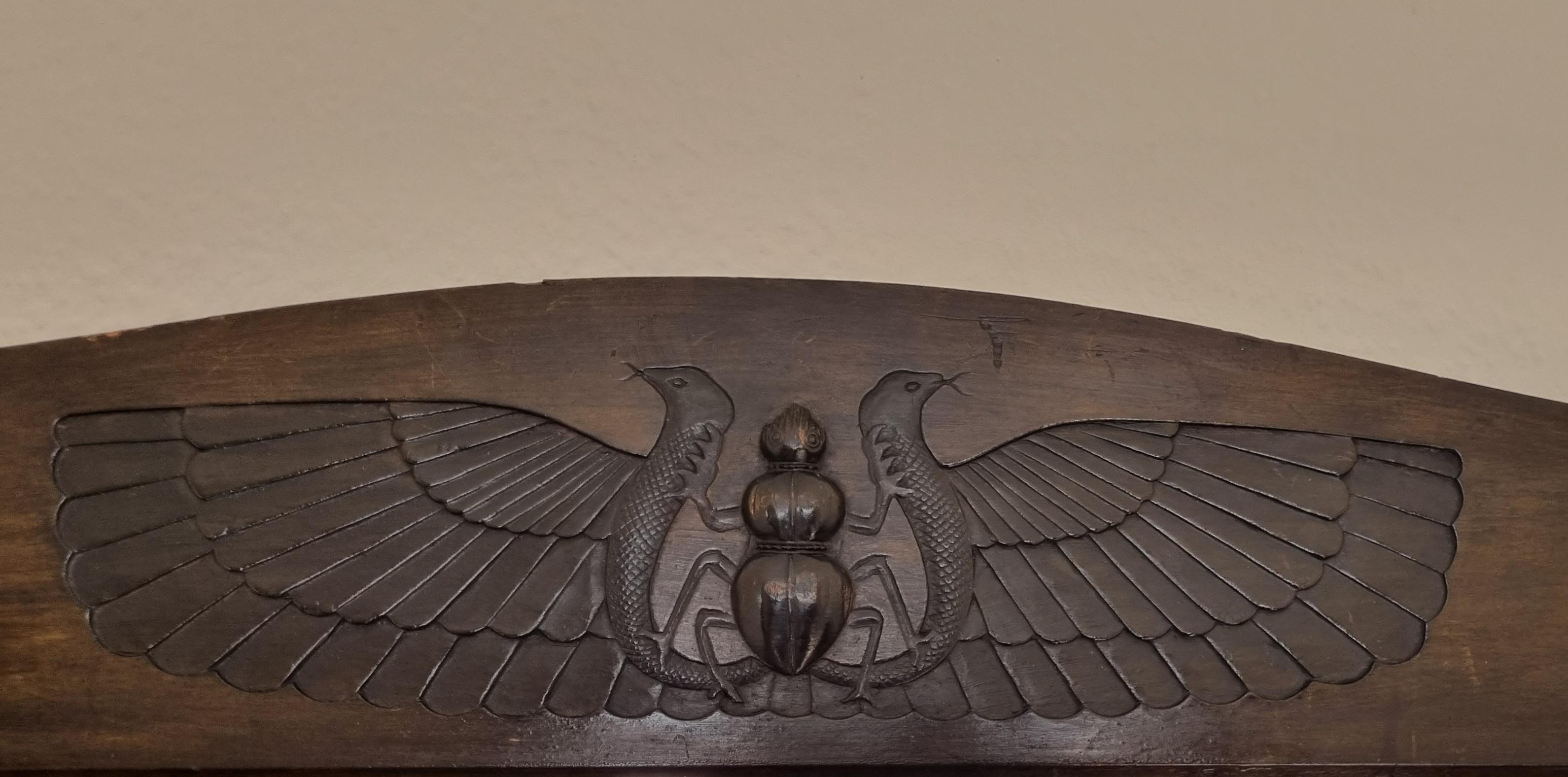Sculpté Art Deco Period Egyptian Revival Wall Mirror en vente