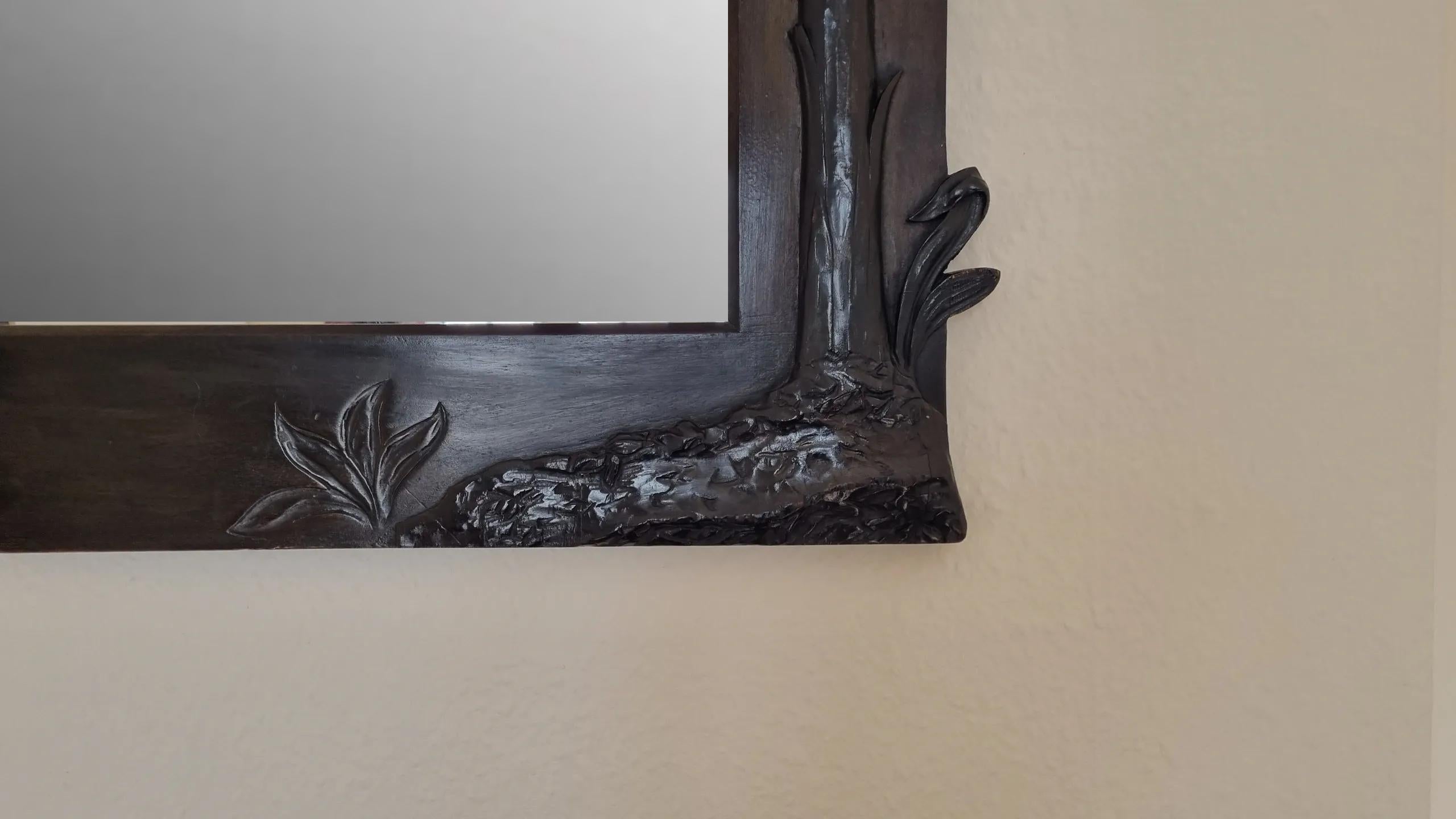 Noyer Art Deco Period Egyptian Revival Wall Mirror en vente