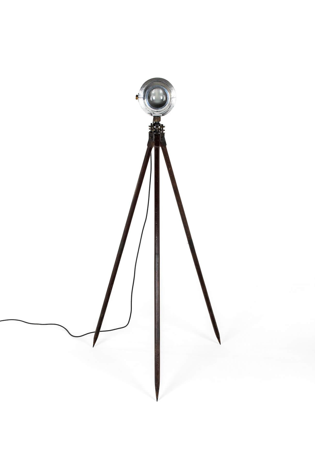 Art Deco Period Floor Standing Tripod Spot Light (Britisch) im Angebot
