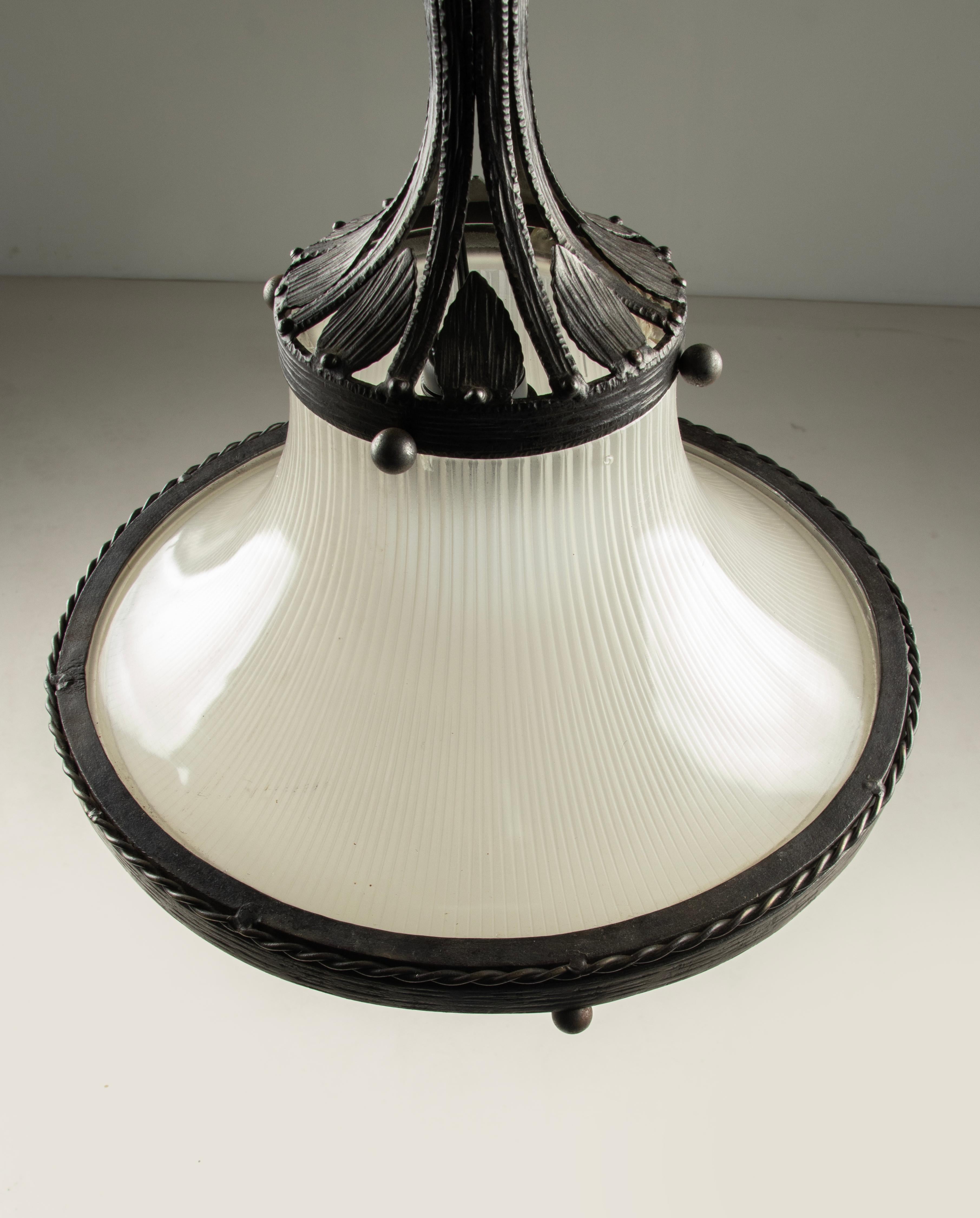 Art Deco Periode geschmiedetes Eisen Kronleuchter / Halle Weg Lampe im Angebot 8