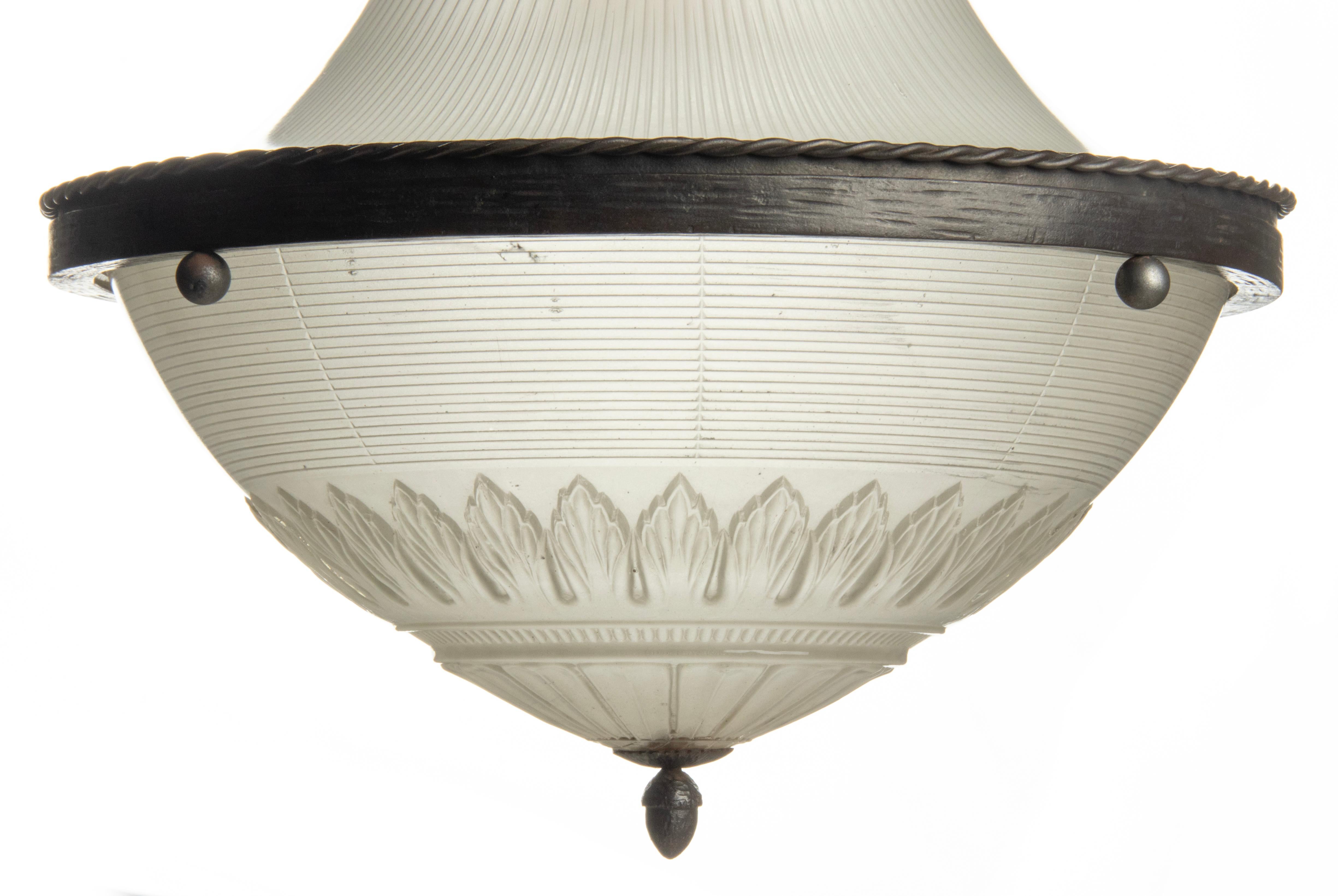 Art Deco Periode geschmiedetes Eisen Kronleuchter / Halle Weg Lampe im Angebot 10