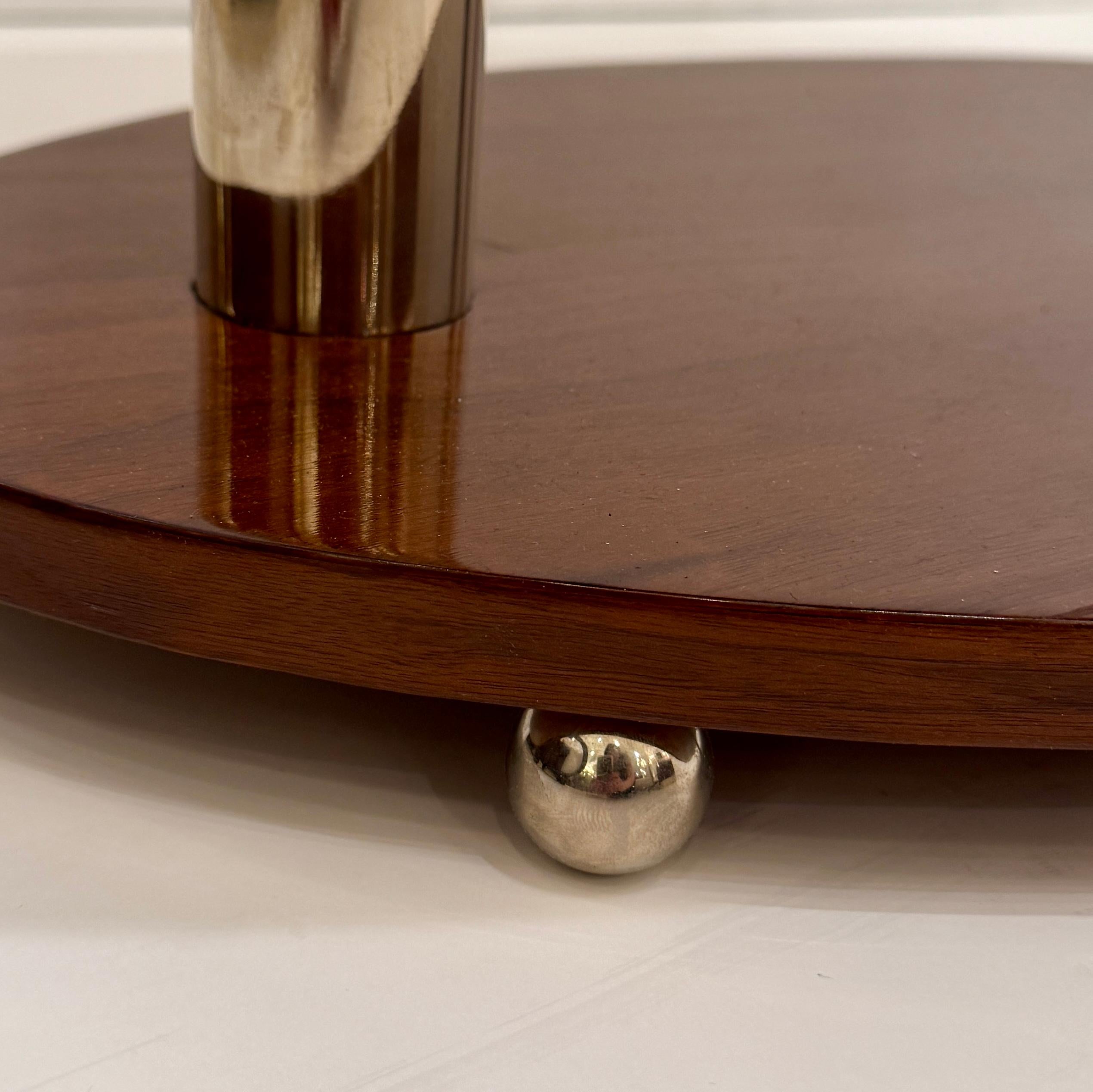 Table d'appoint ovale d'époque Art Déco France circa 1930 en vente 2