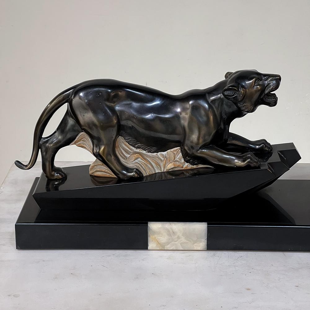Art Deco Period French Sculpture of Tigers on Polished Slate Base In Good Condition In Dallas, TX