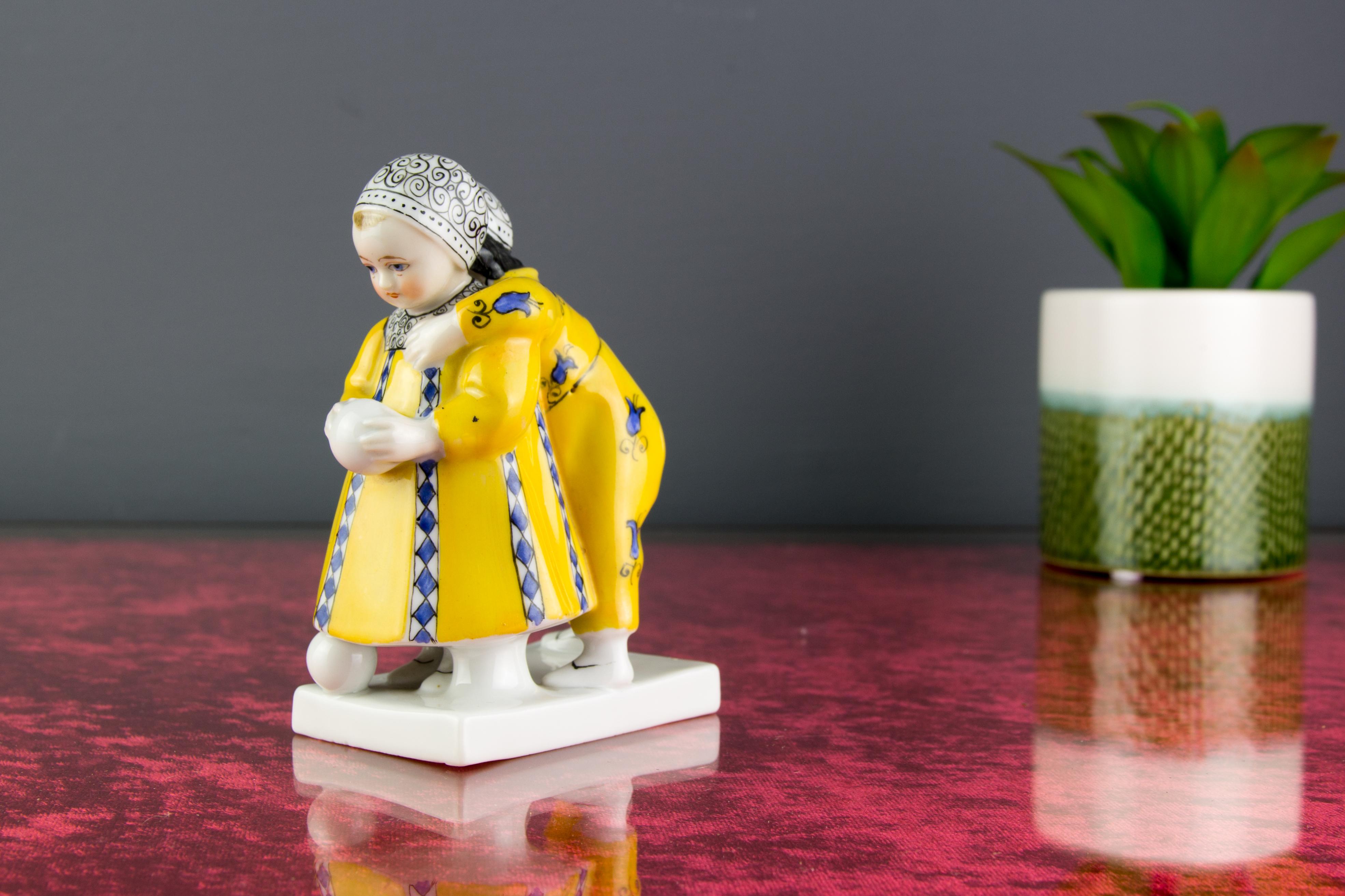 German Art Deco Period Goebel Porcelain Figure Group of Two Children with Ball, 1920s