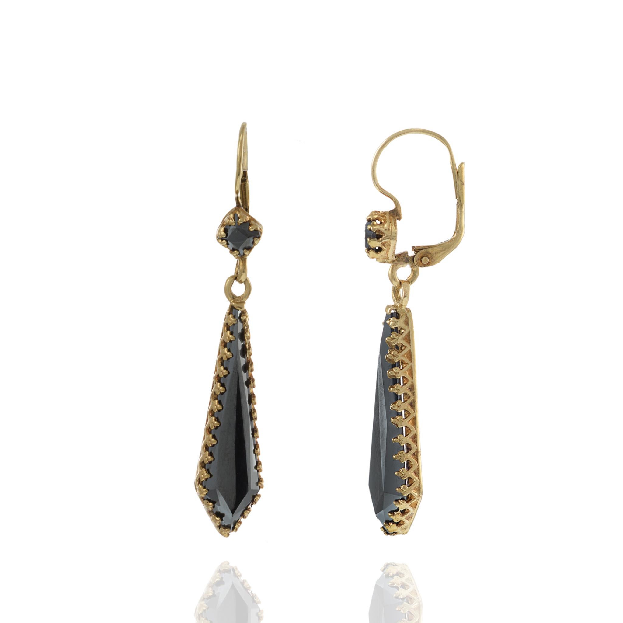 Women's Art Deco Period Hematite Drop Earrings in 14kt Yellow Gold For Sale