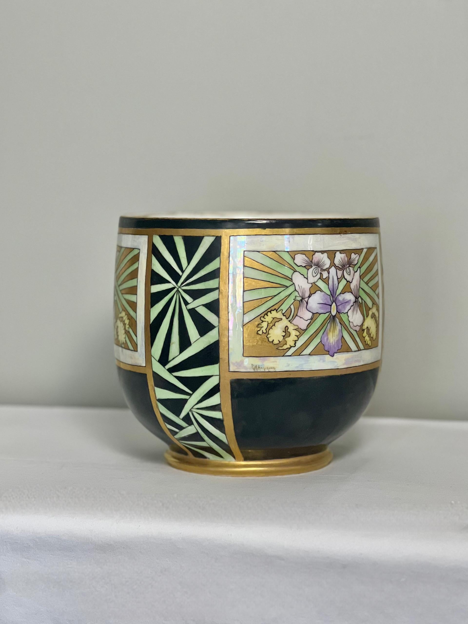 Übertopf aus Limoges-Porzellan mit schillernder Glasur und Vergoldung aus der Zeit des Art déco im Angebot 4