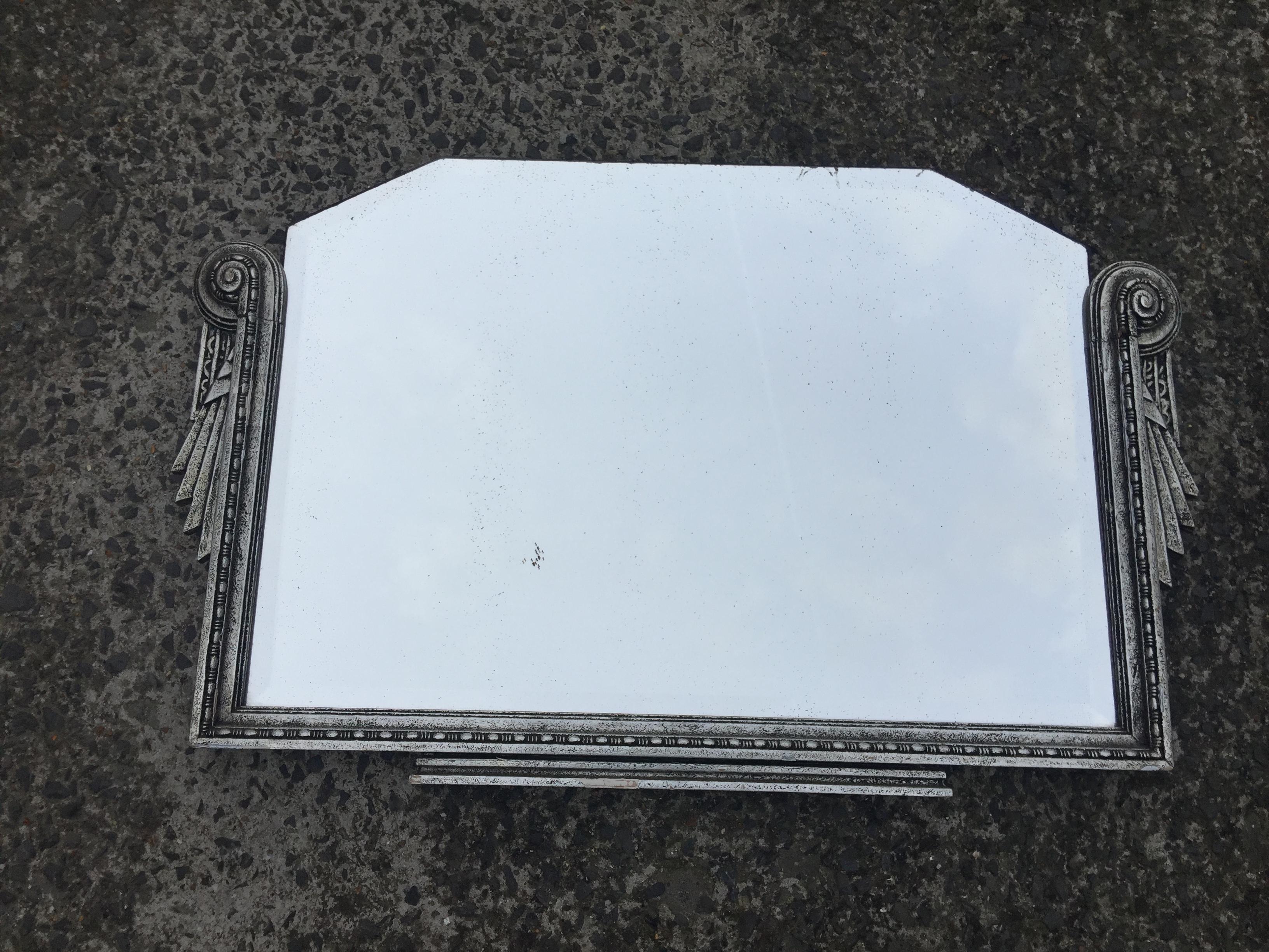 Art Deco Period Mirror in Carved and Silvered Wood, Around 1930, Good Condition For Sale 2