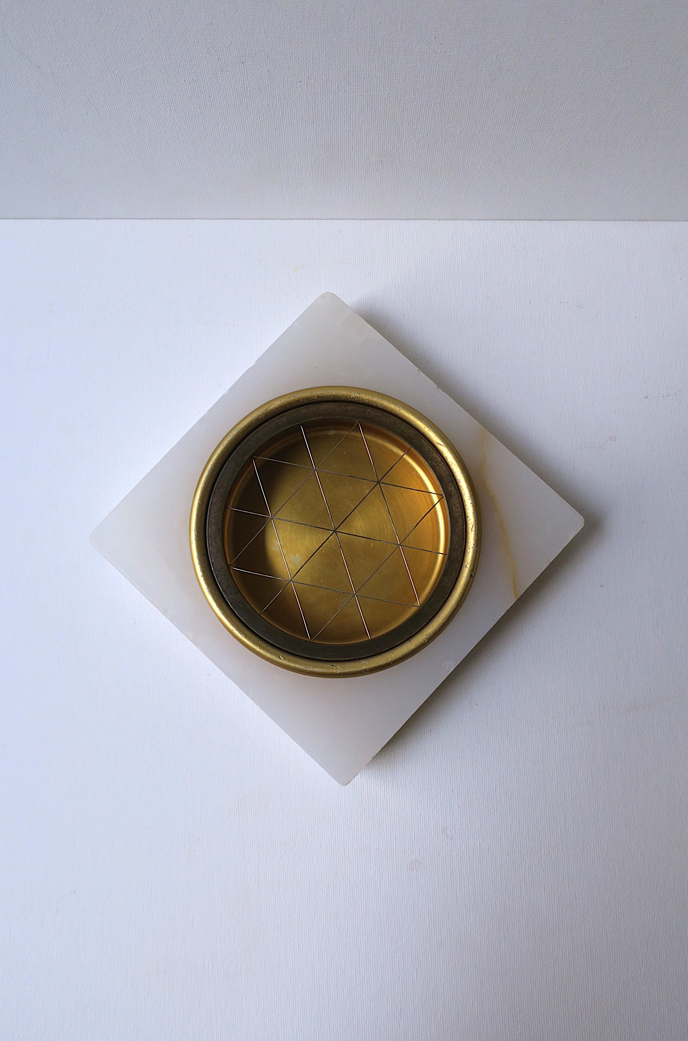20th Century Art Deco Period Onyx Marble Ashtray For Sale