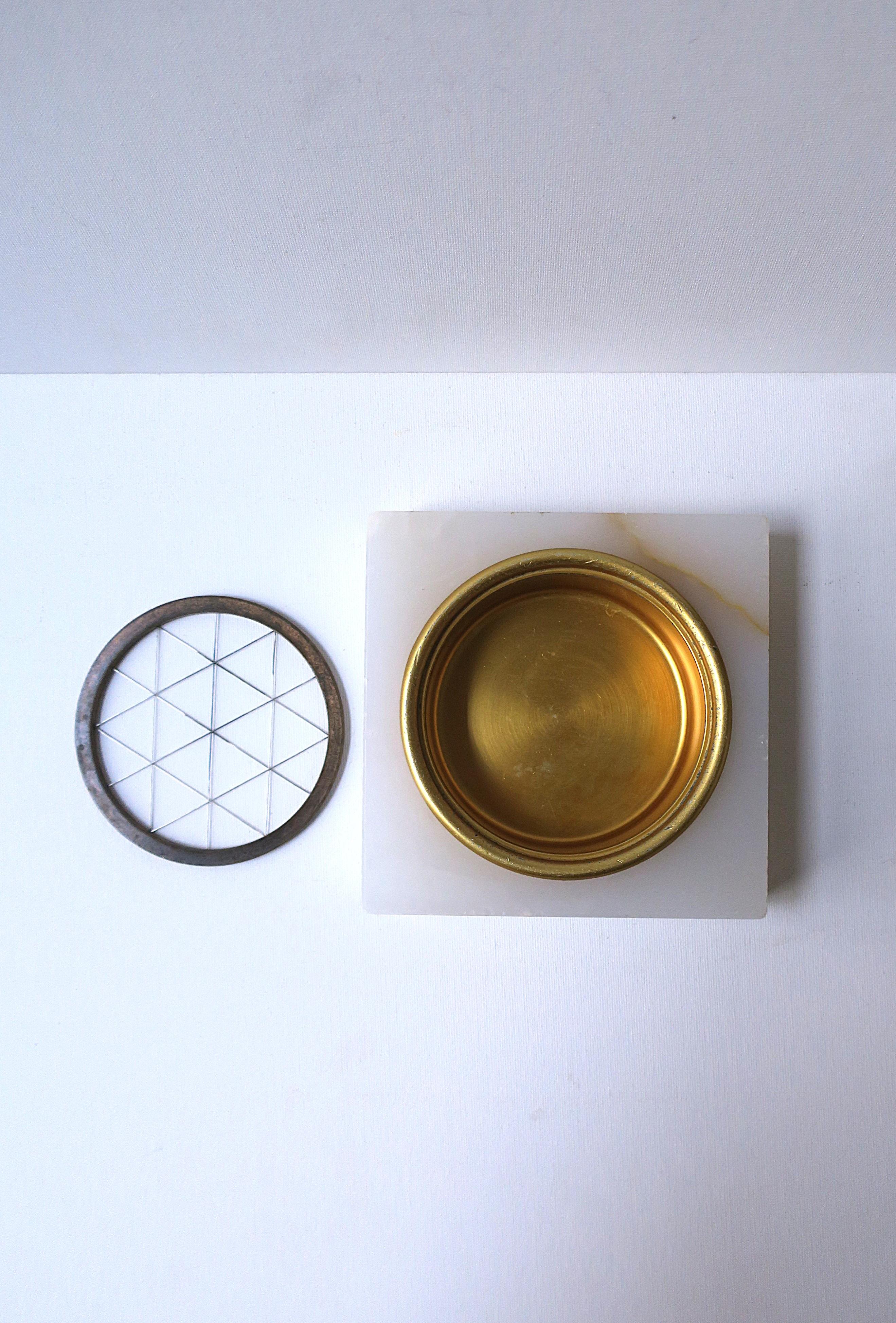 Art Deco Period Onyx Marble Ashtray For Sale 1