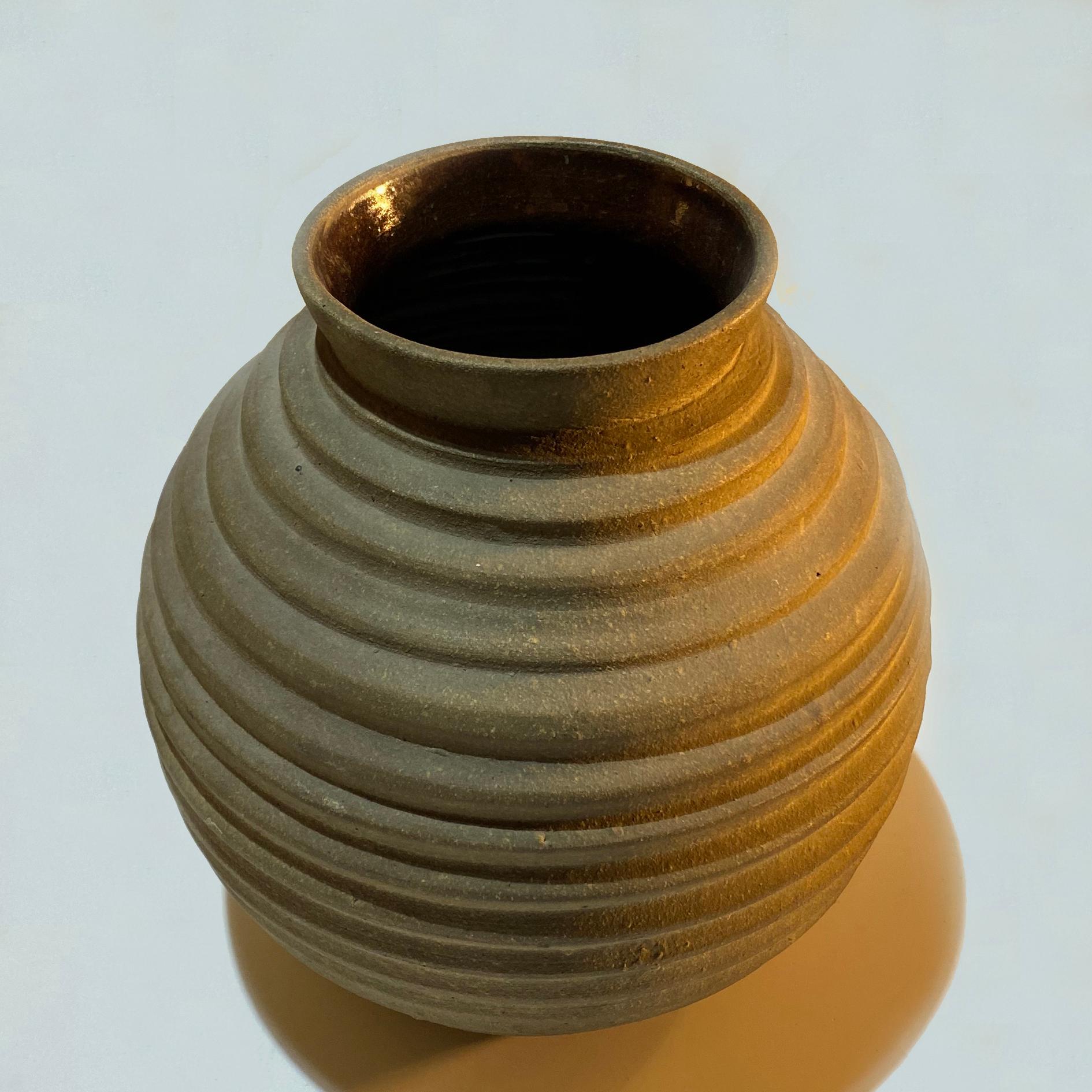 Mid-20th Century Art Deco Period Ribbed Raw Ceramic Vase, Hungary, 1930s For Sale