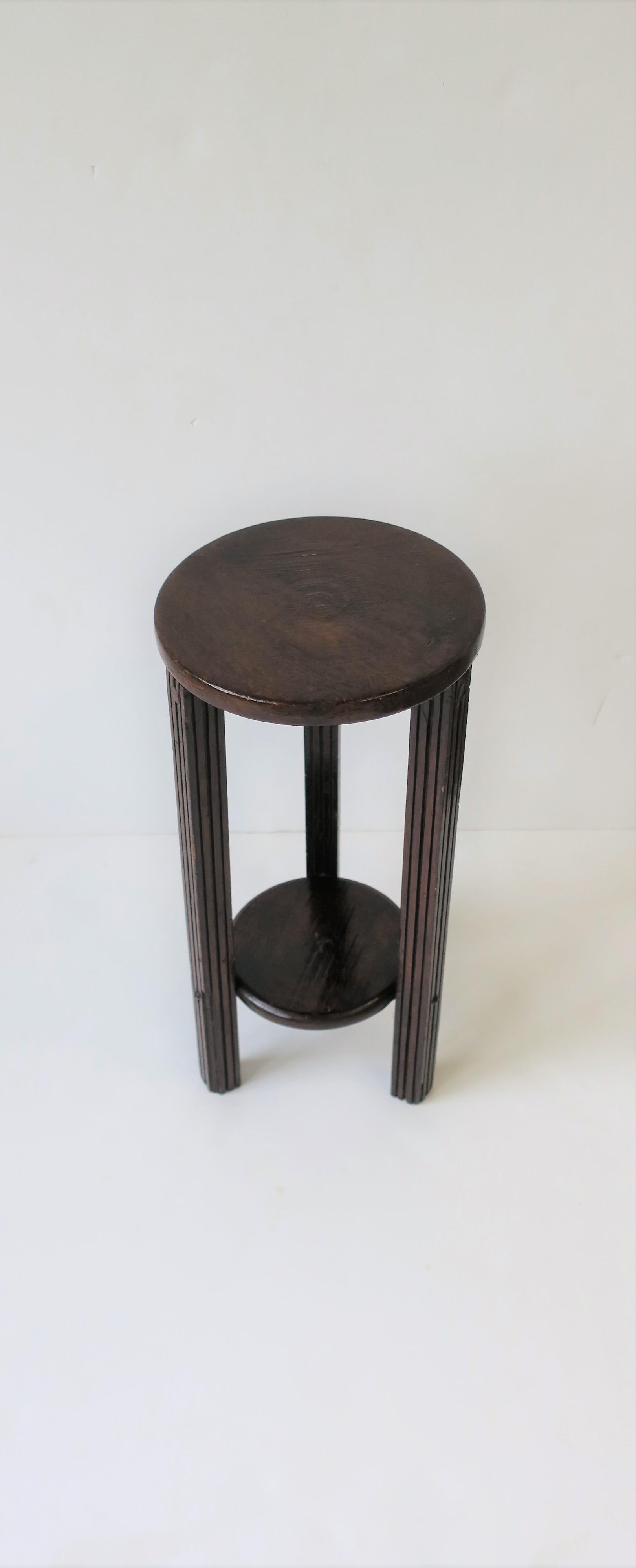 American Art Deco Period Round Side or Drinks Table 
