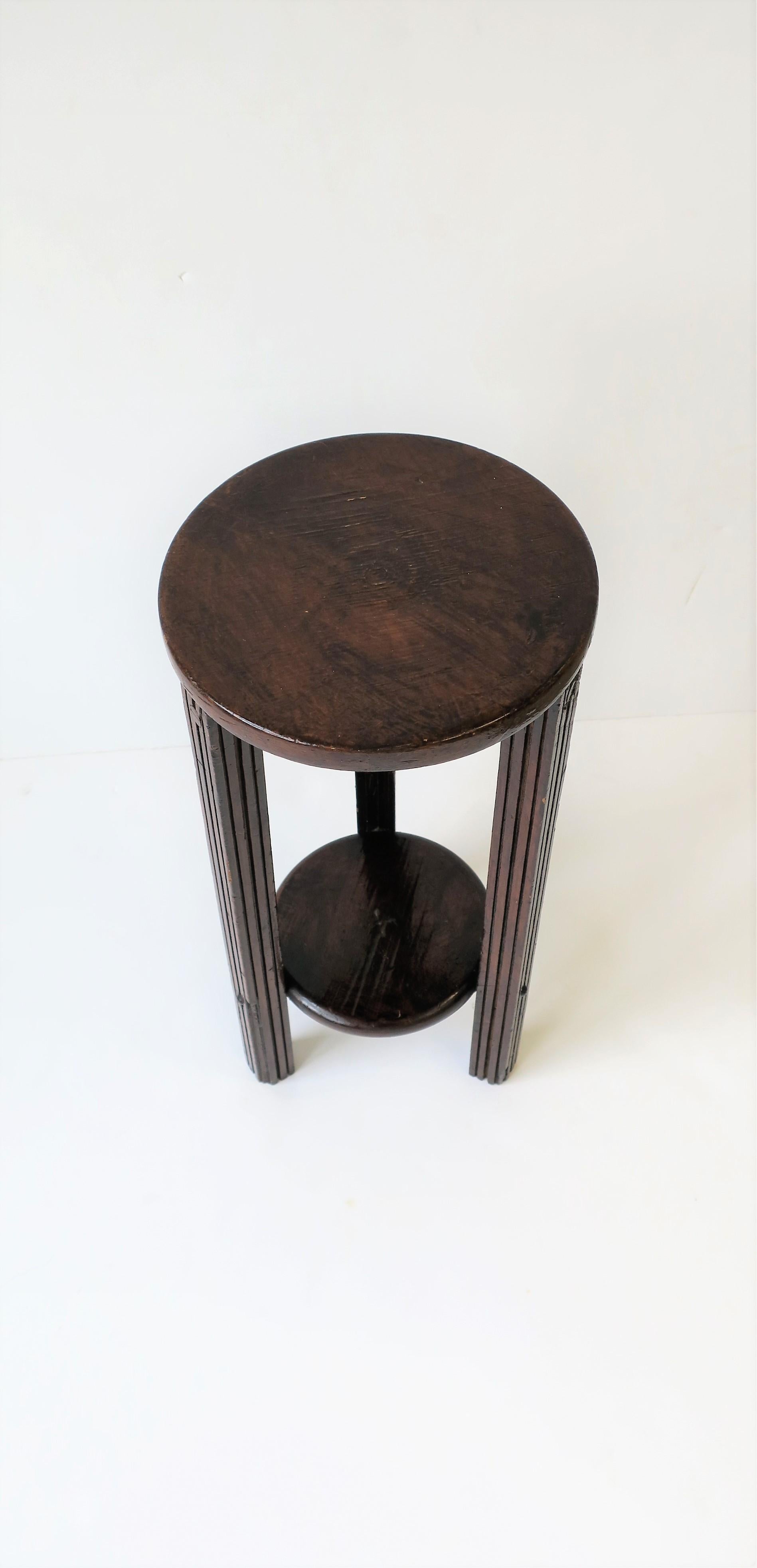 Varnished Art Deco Period Round Side or Drinks Table 