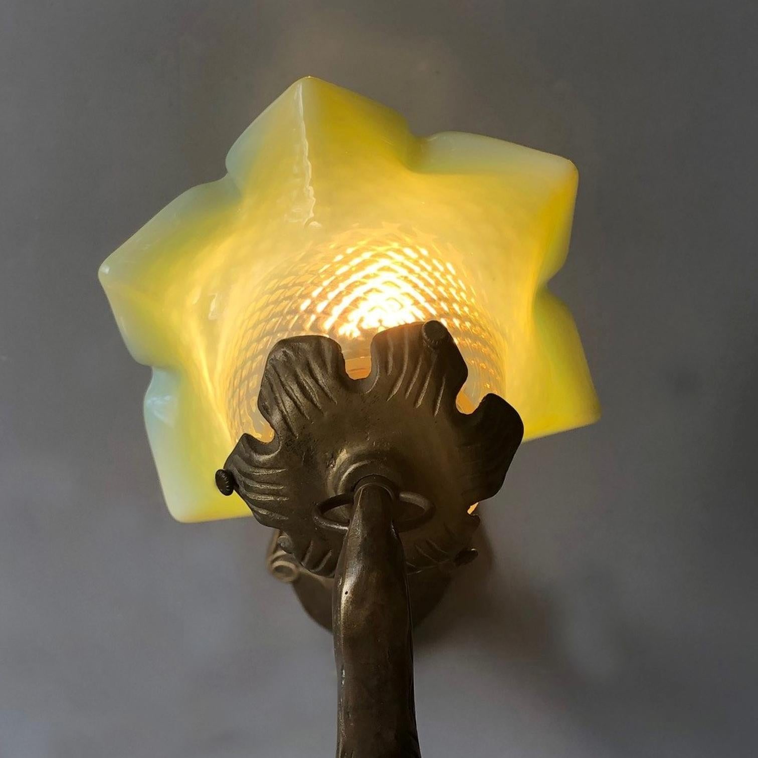 Art Deco Period Sculptural Falcon Brass and Petroleum Shade Table Lamp, 1930s For Sale 7