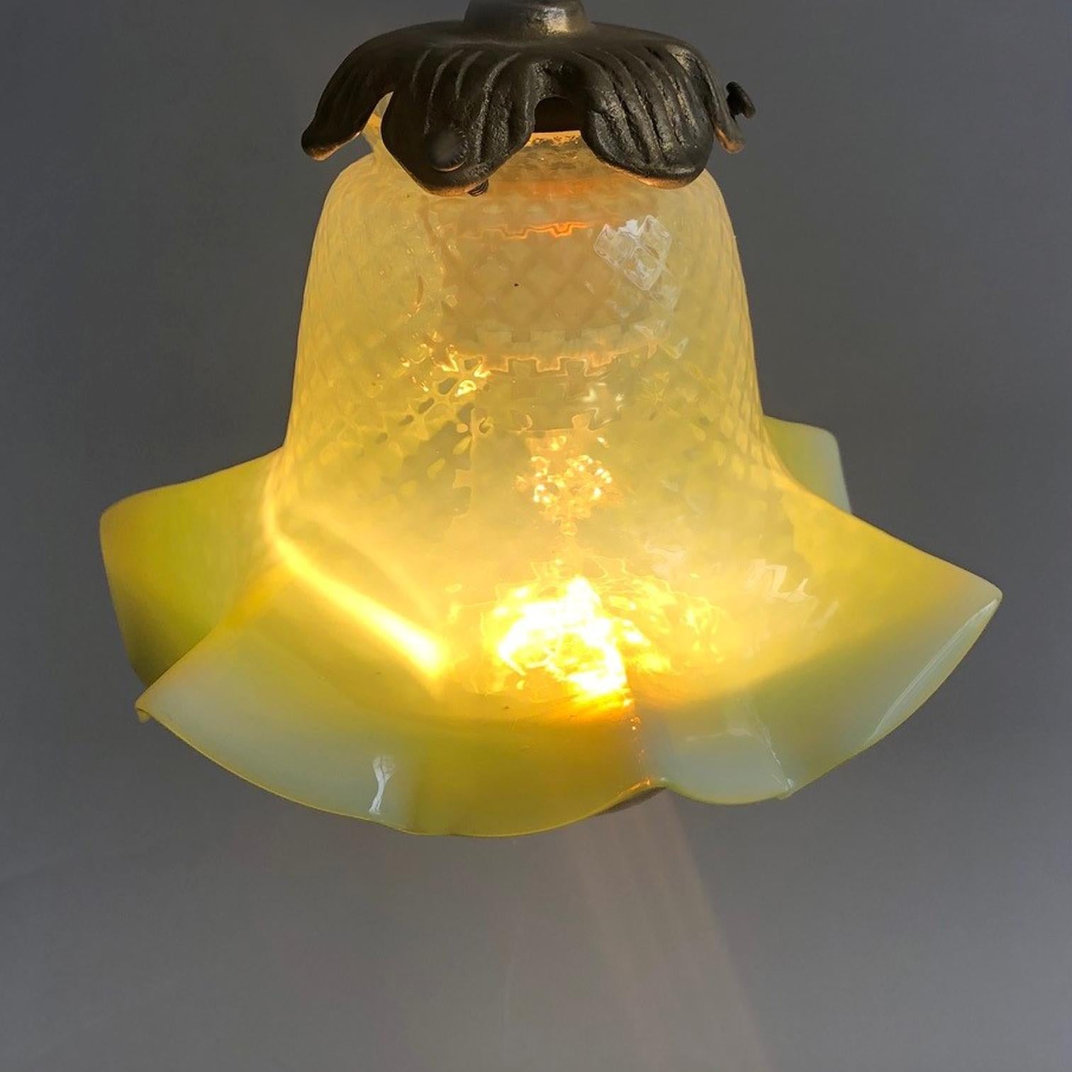Art Deco Period Sculptural Falcon Brass and Petroleum Shade Table Lamp, 1930s For Sale 9