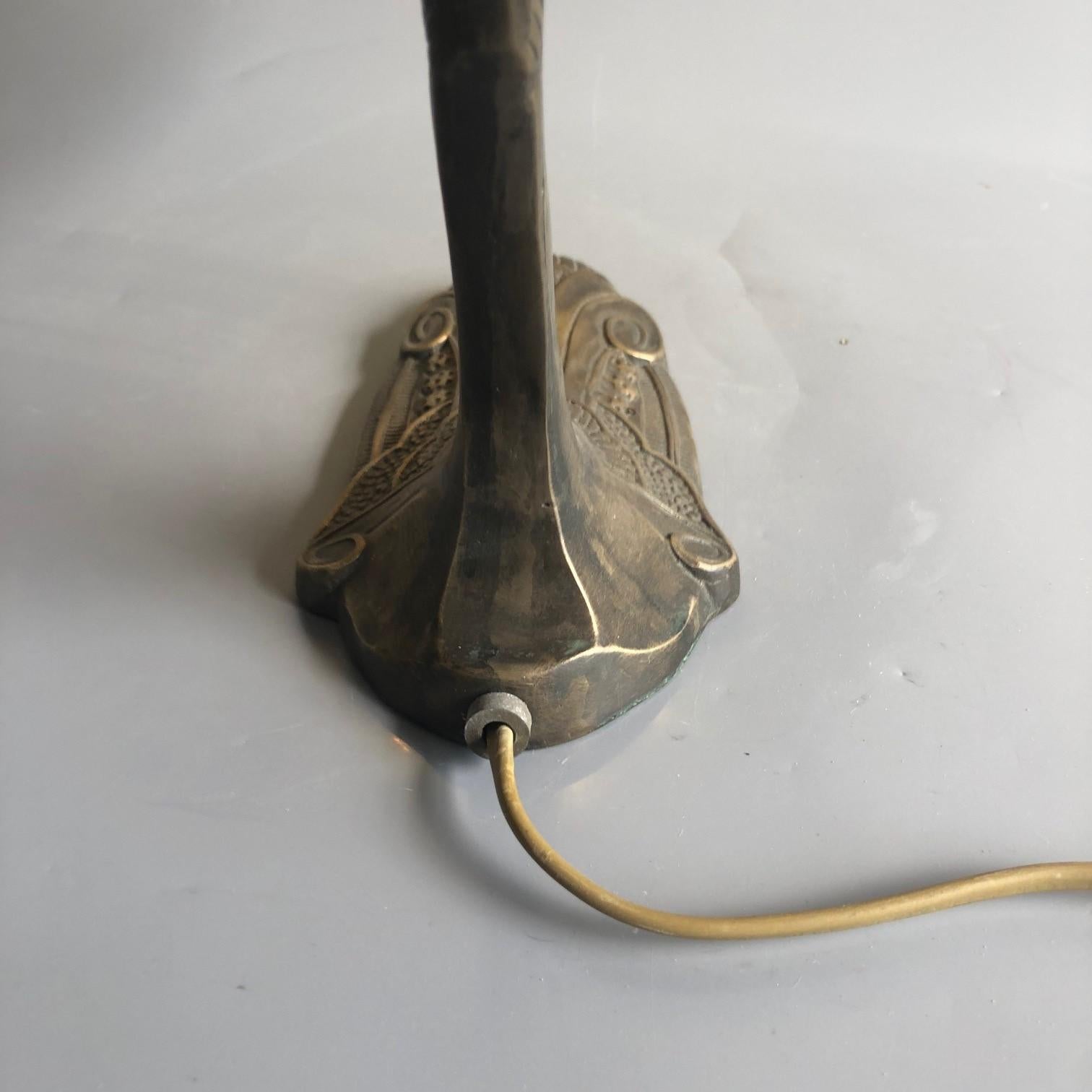 Art Deco Period Sculptural Falcon Brass and Petroleum Shade Table Lamp, 1930s For Sale 10