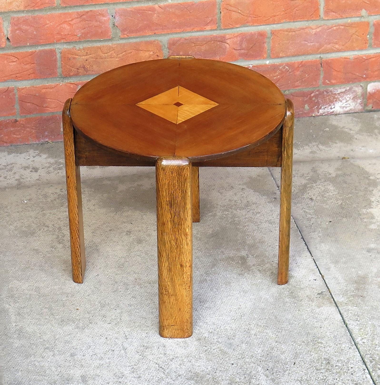 Art Deco Period Occasional Table with Quarter Veneered Top and Oak Legs, Ca 1930 In Good Condition For Sale In Lincoln, Lincolnshire