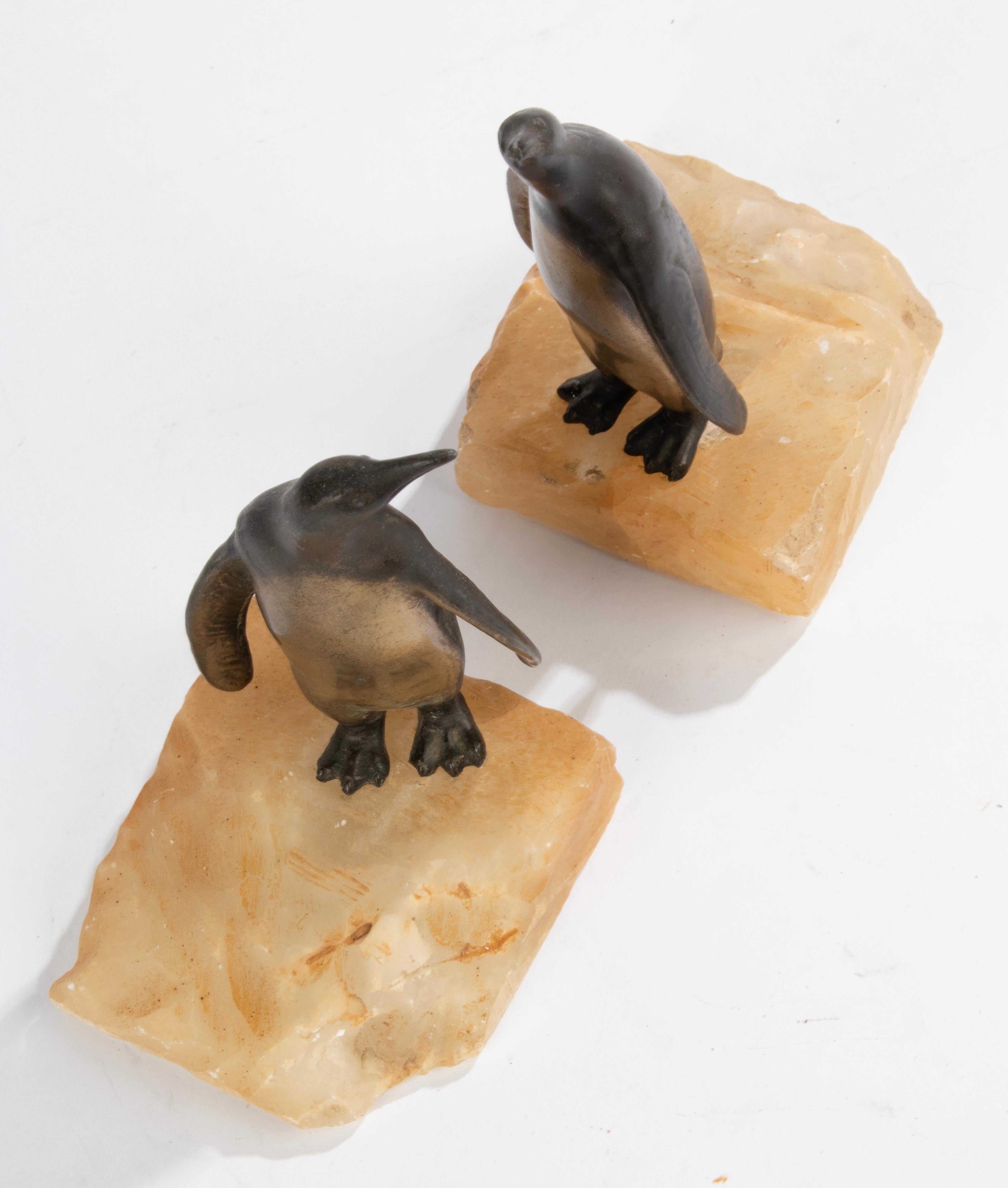 Art Deco Periode Zinn Buchstütze mit Pinguinen  (Zink) im Angebot