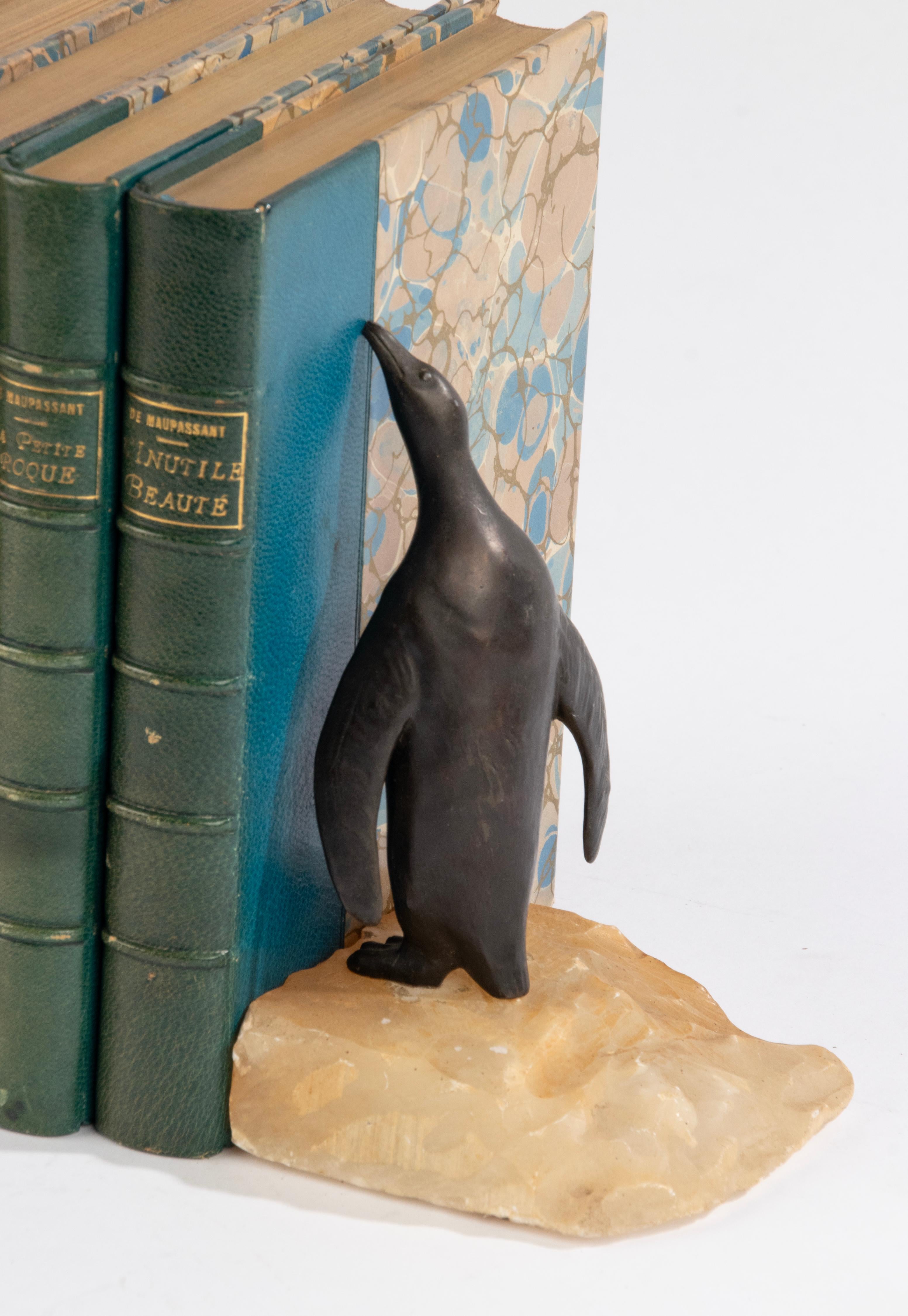 Art Deco Periode Zinn Buchstütze mit Pinguinen  im Angebot 1