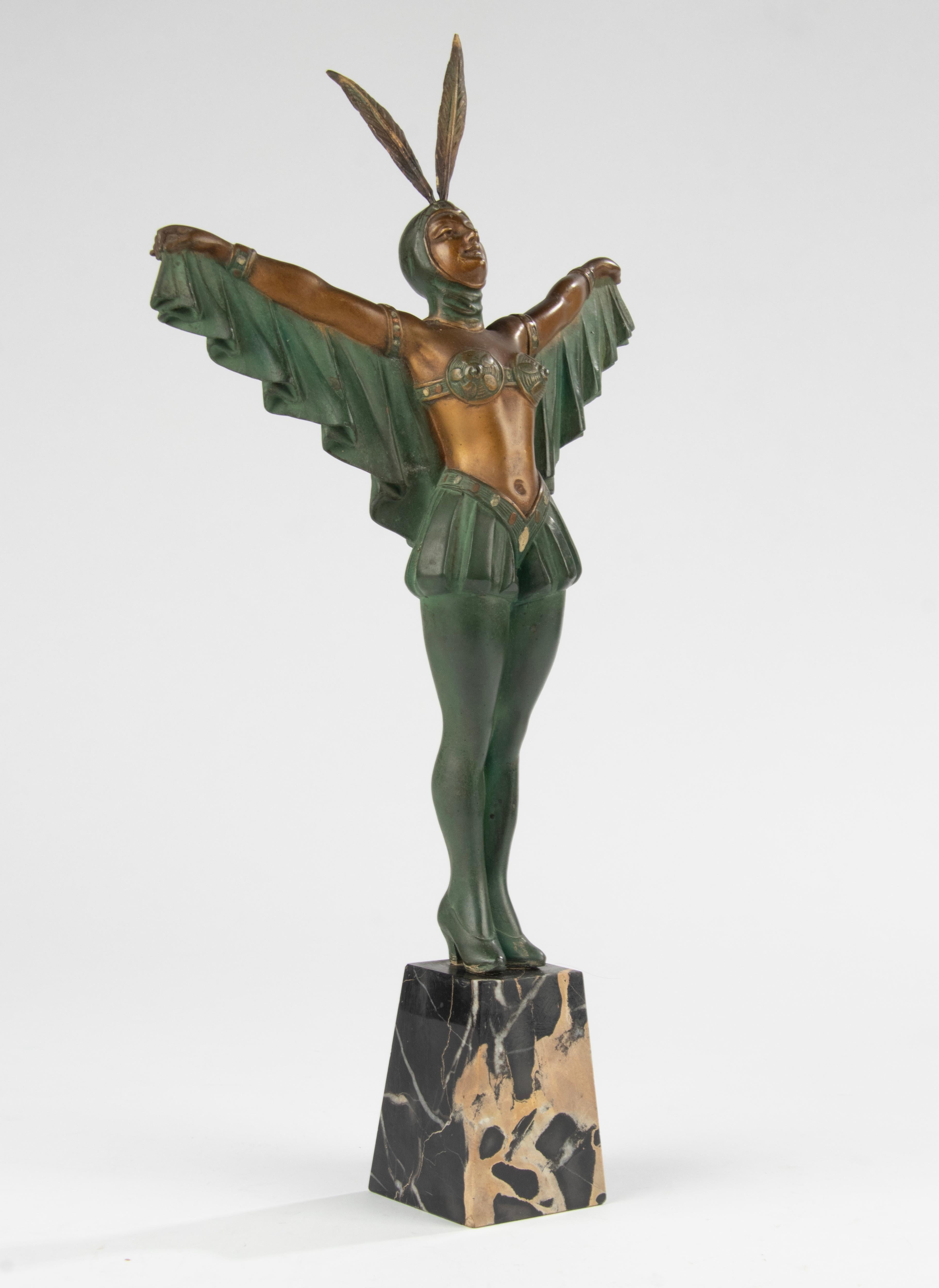 Scultura in speltro di epoca Art Deco raffigurante una donna ballerina Flapper in vendita 2