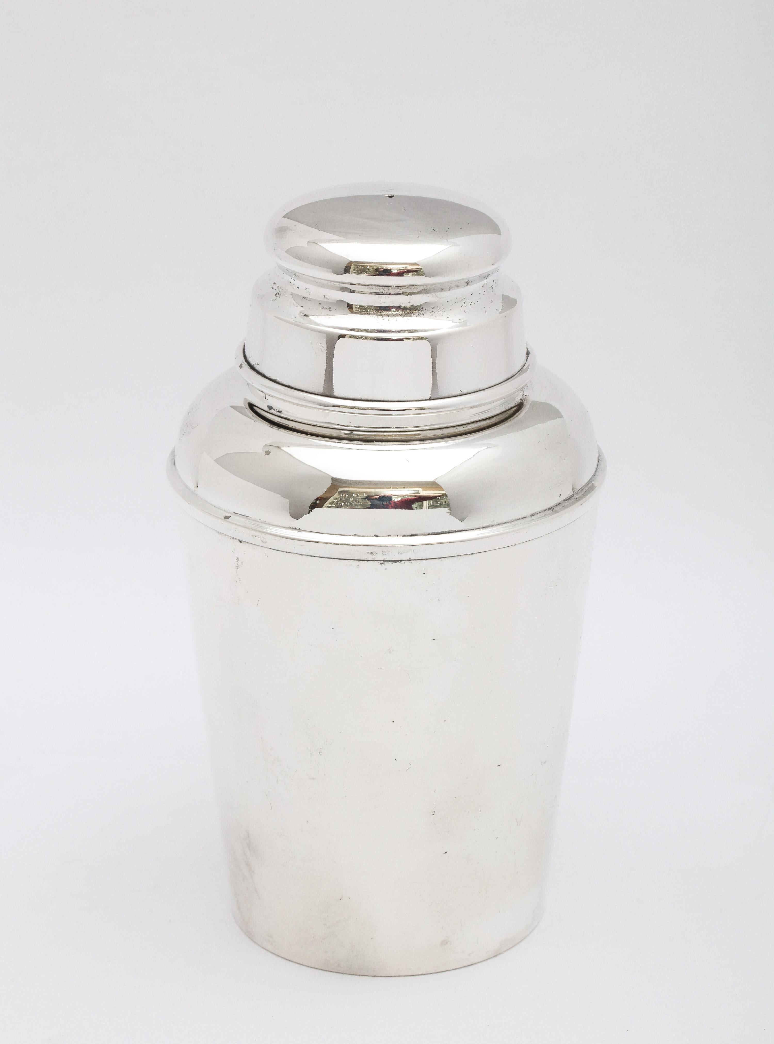 Art Deco Period Sterling Silver Cocktail Shaker For Sale 2