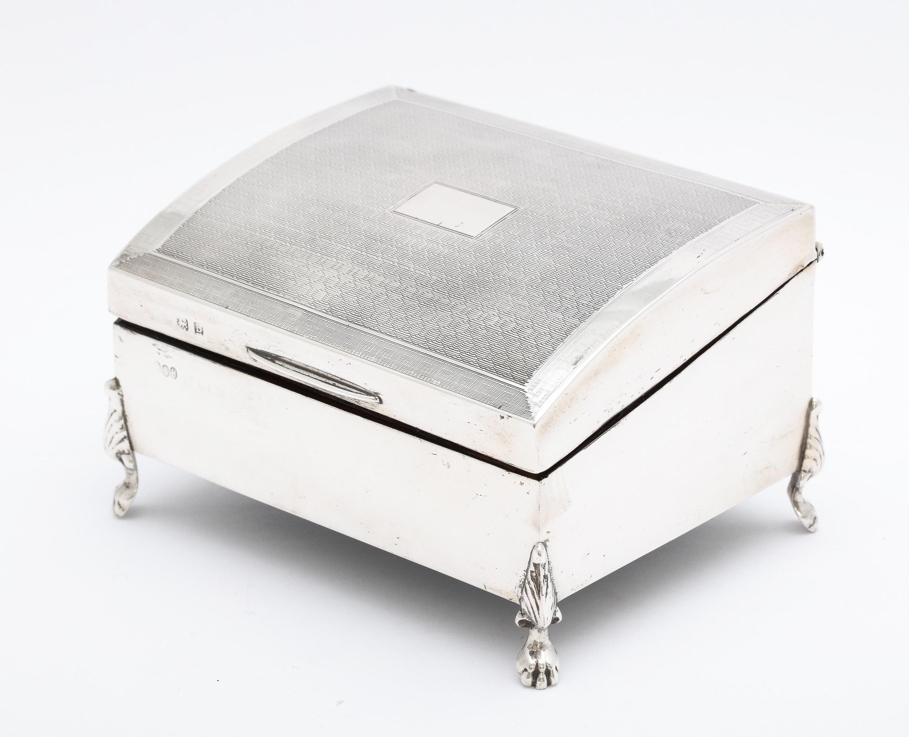 Art Deco Period Sterling Silver Footed Engine-Turned Table Box with Hinged Lid For Sale 9