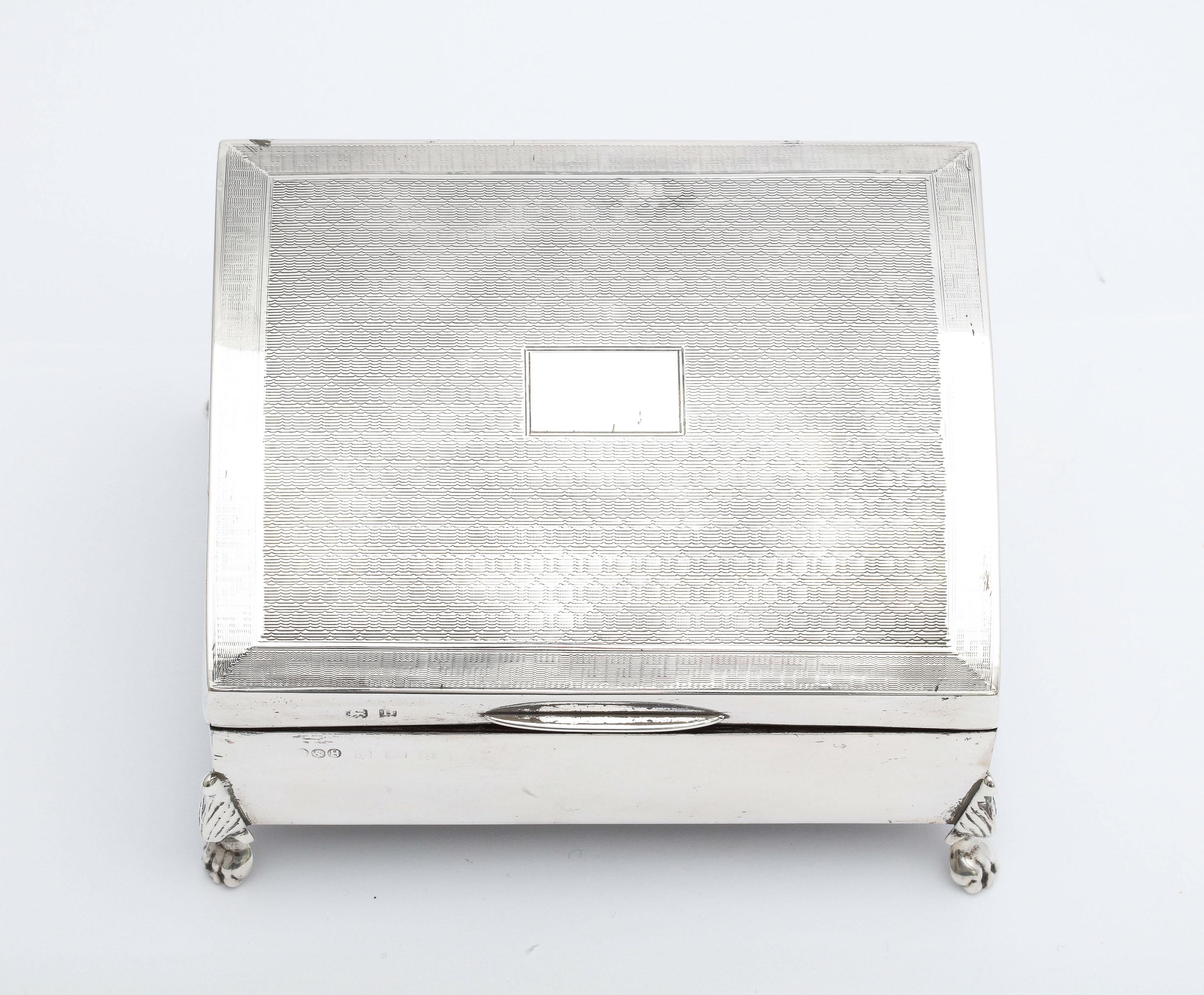 Art Deco Period Sterling Silver Footed Engine-Turned Table Box with Hinged Lid For Sale 13