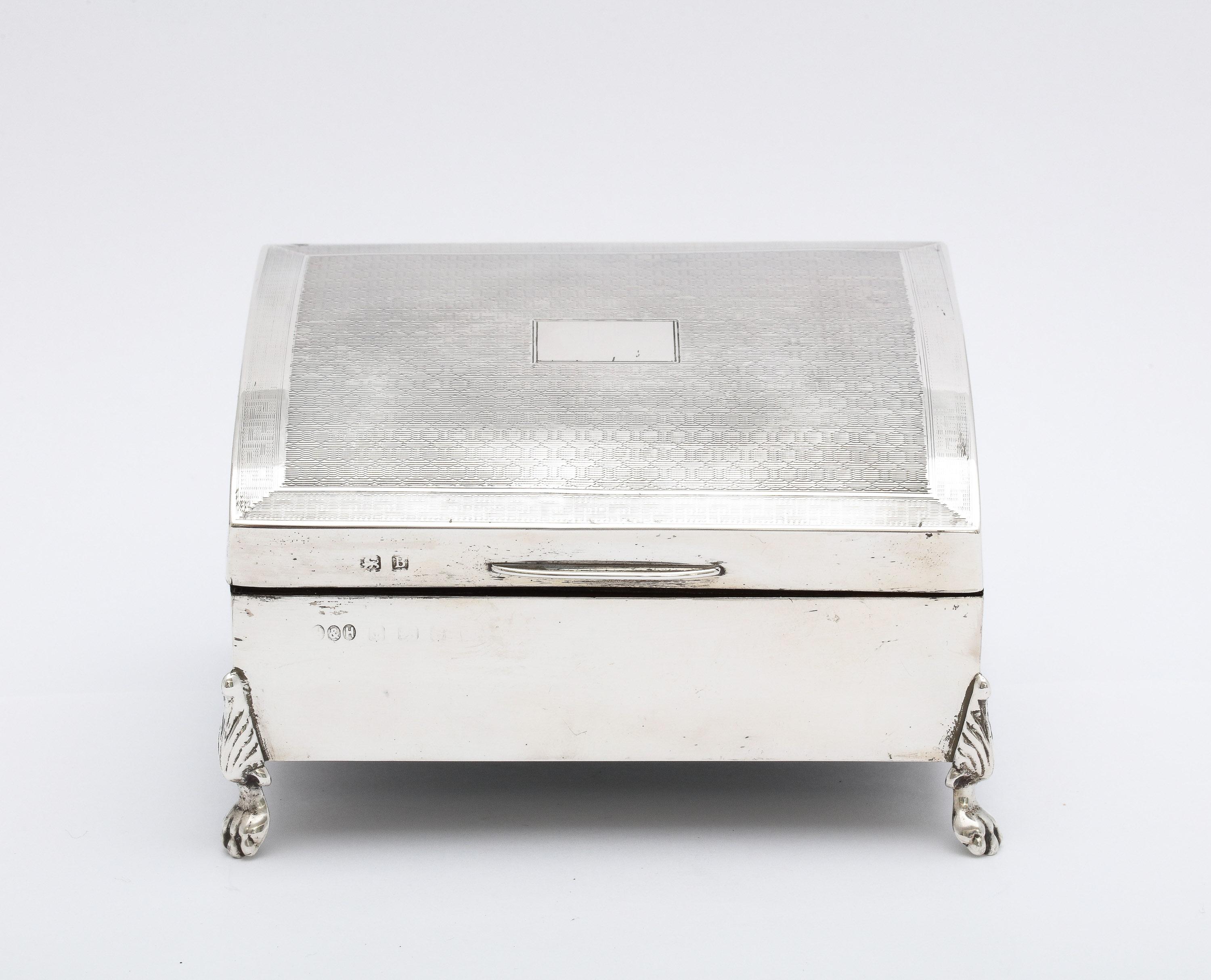 English Art Deco Period Sterling Silver Footed Engine-Turned Table Box with Hinged Lid For Sale