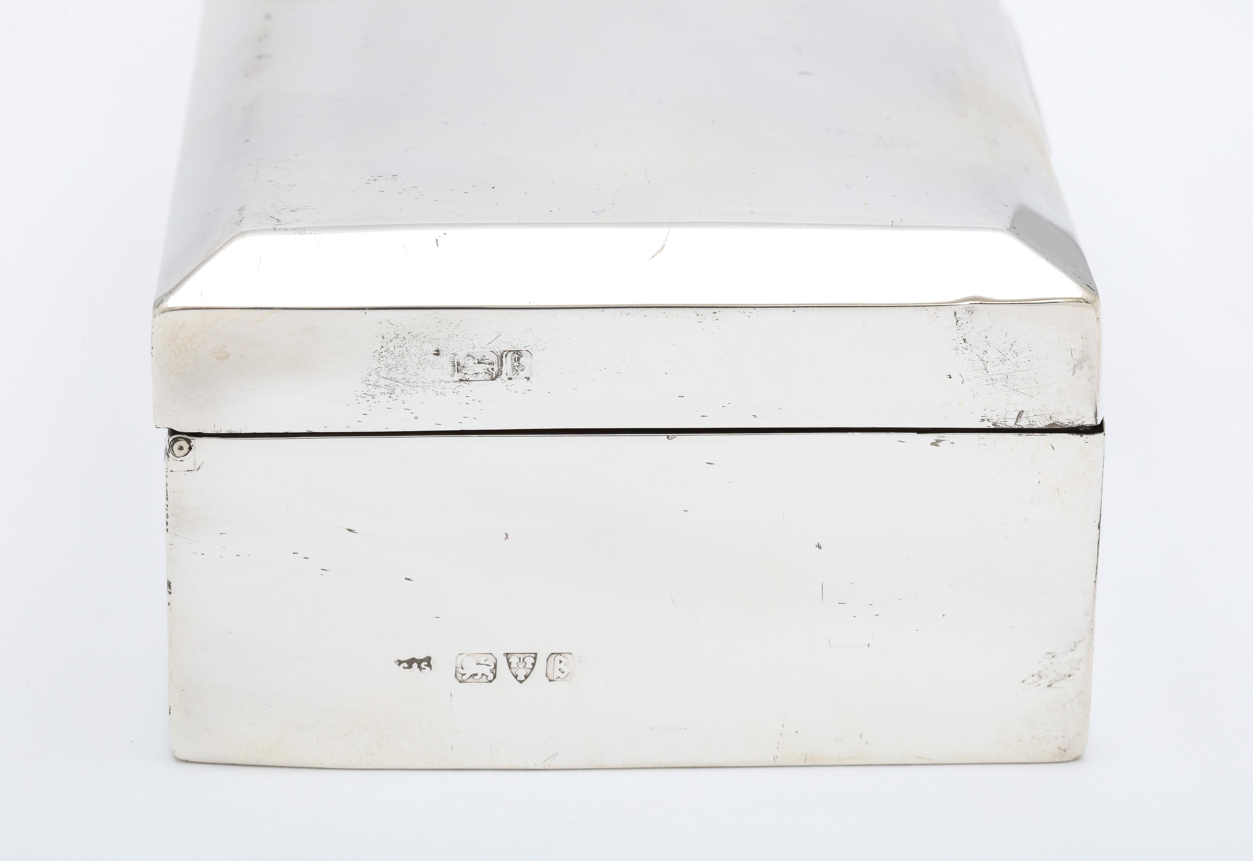 Art Deco Period Sterling Silver Jewelry Box with Hinged Lid In Good Condition In New York, NY