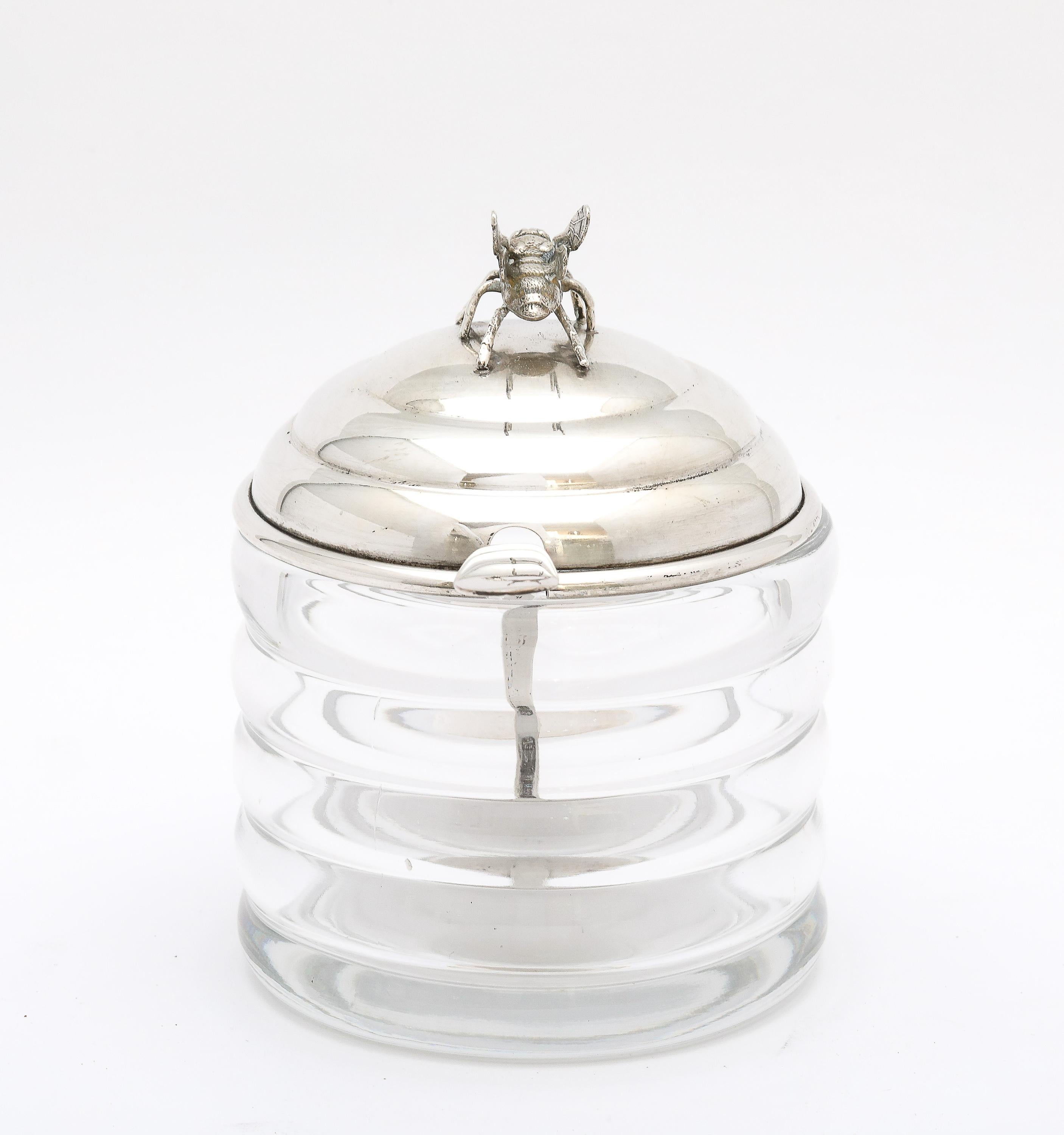 Vaso da miele ad alveare in argento massiccio del periodo Art Déco con cucchiaio originale in vendita 4
