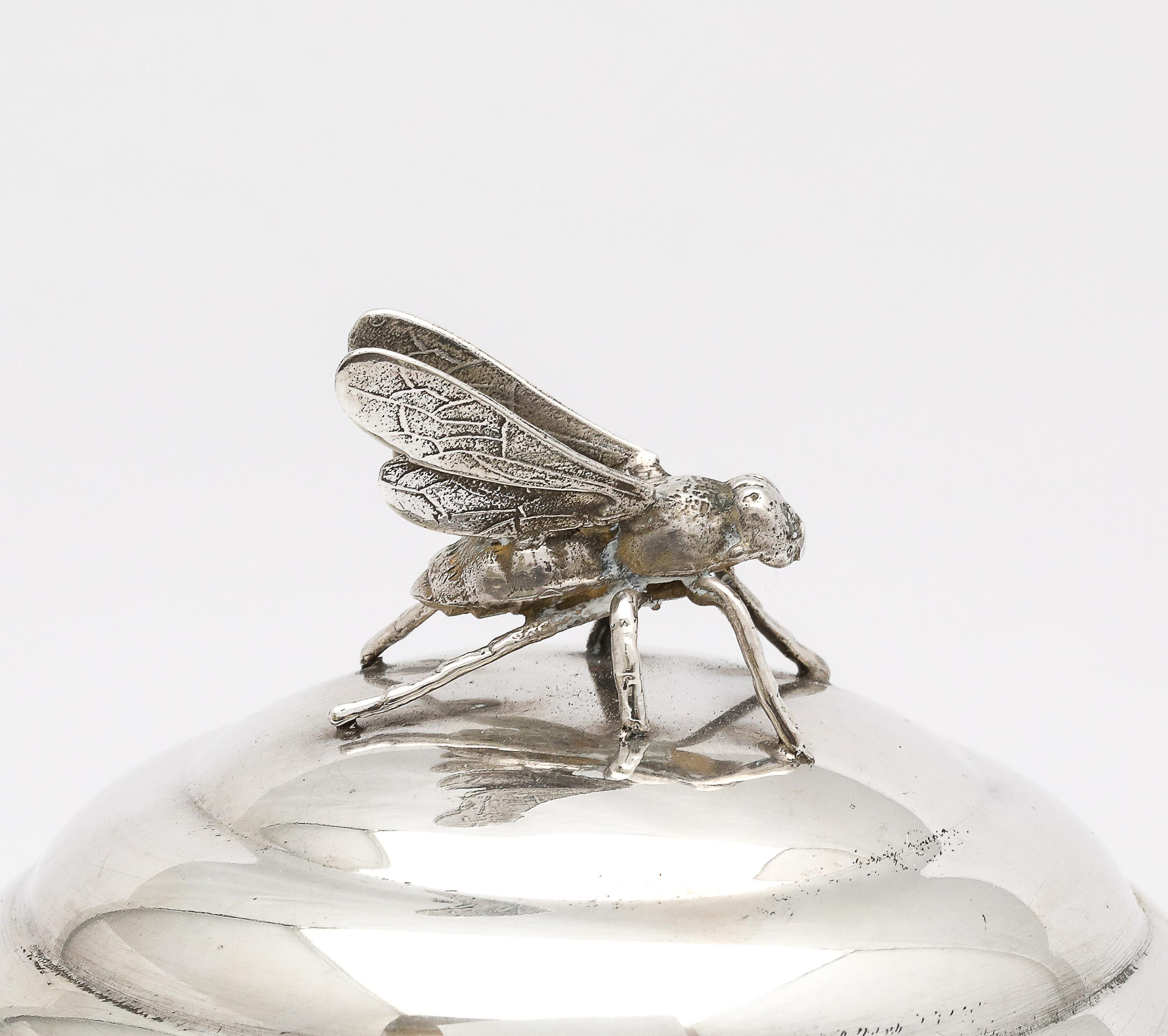 Vaso da miele ad alveare in argento massiccio del periodo Art Déco con cucchiaio originale in vendita 2