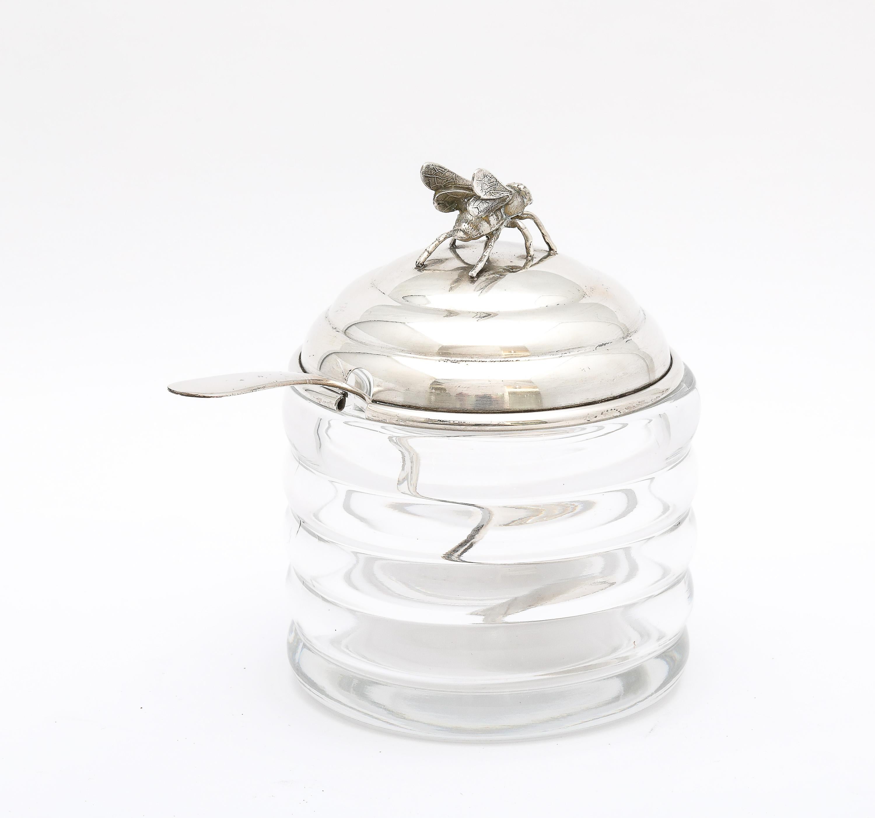Vaso da miele ad alveare in argento massiccio del periodo Art Déco con cucchiaio originale in vendita 3