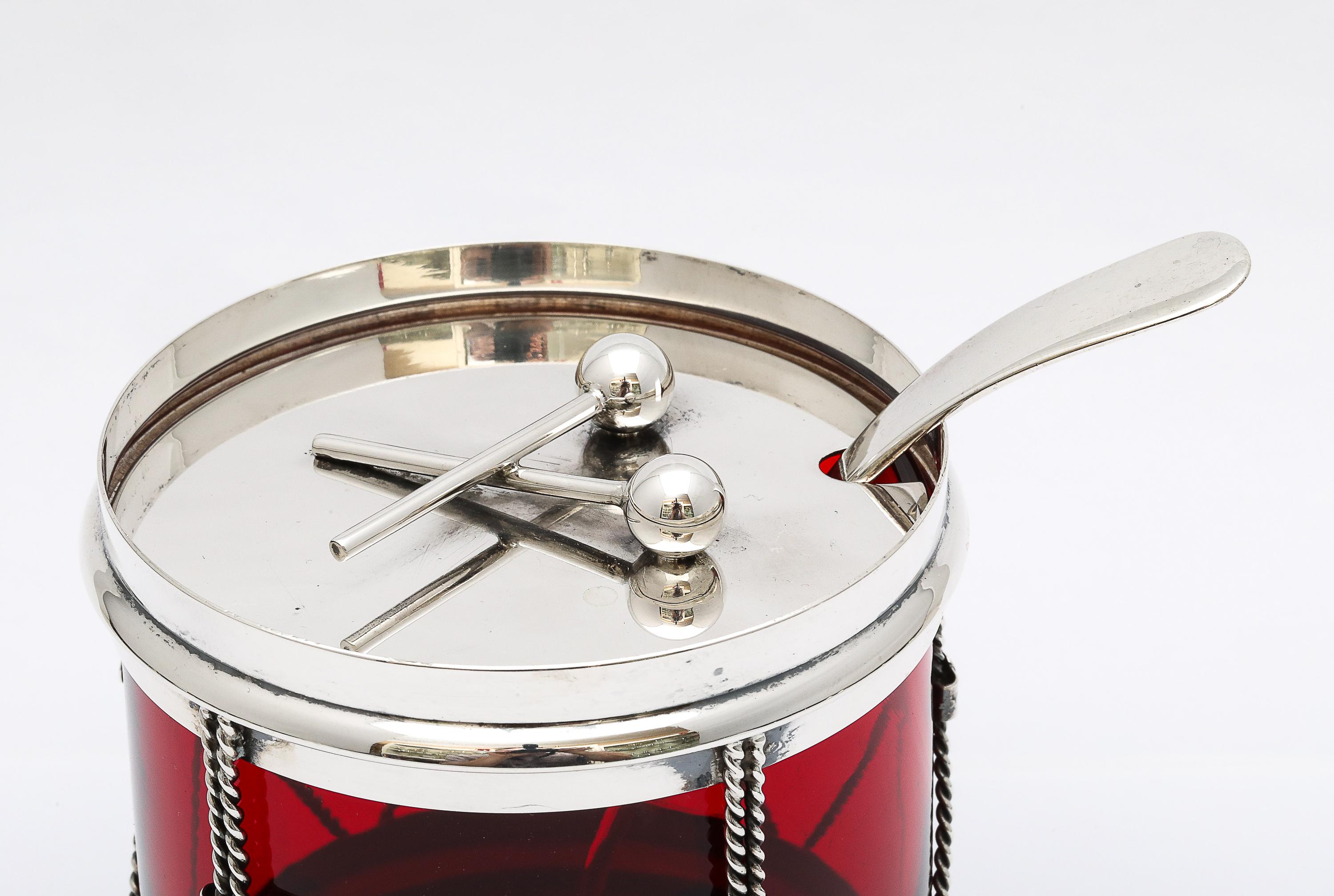 Art Deco Period Sterling Silver-Mounted Drum-Form Jam/Condiments Jar and Spoon en vente 11