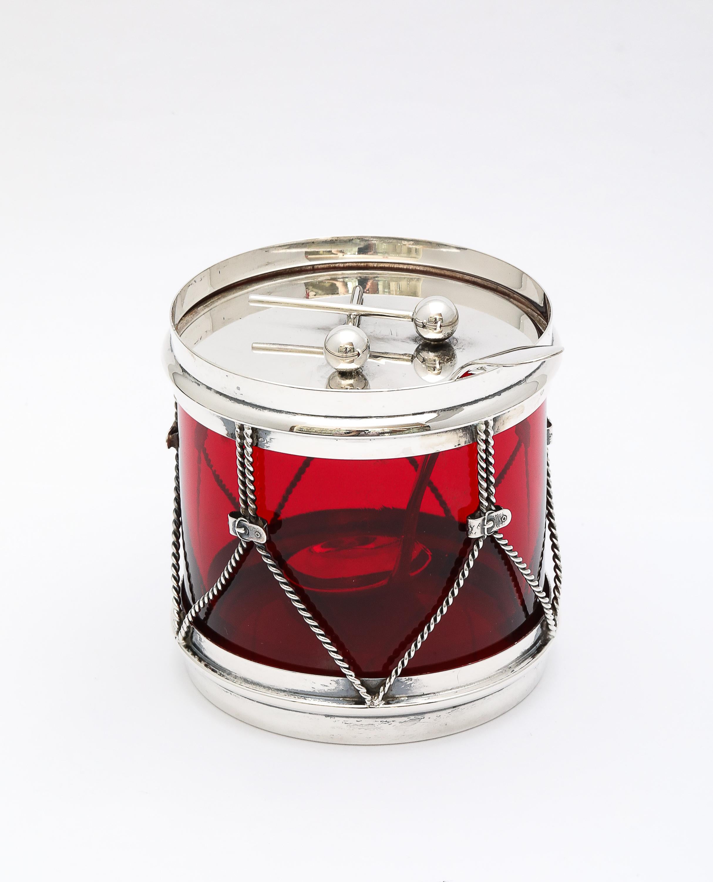 Argent sterling Art Deco Period Sterling Silver-Mounted Drum-Form Jam/Condiments Jar and Spoon en vente