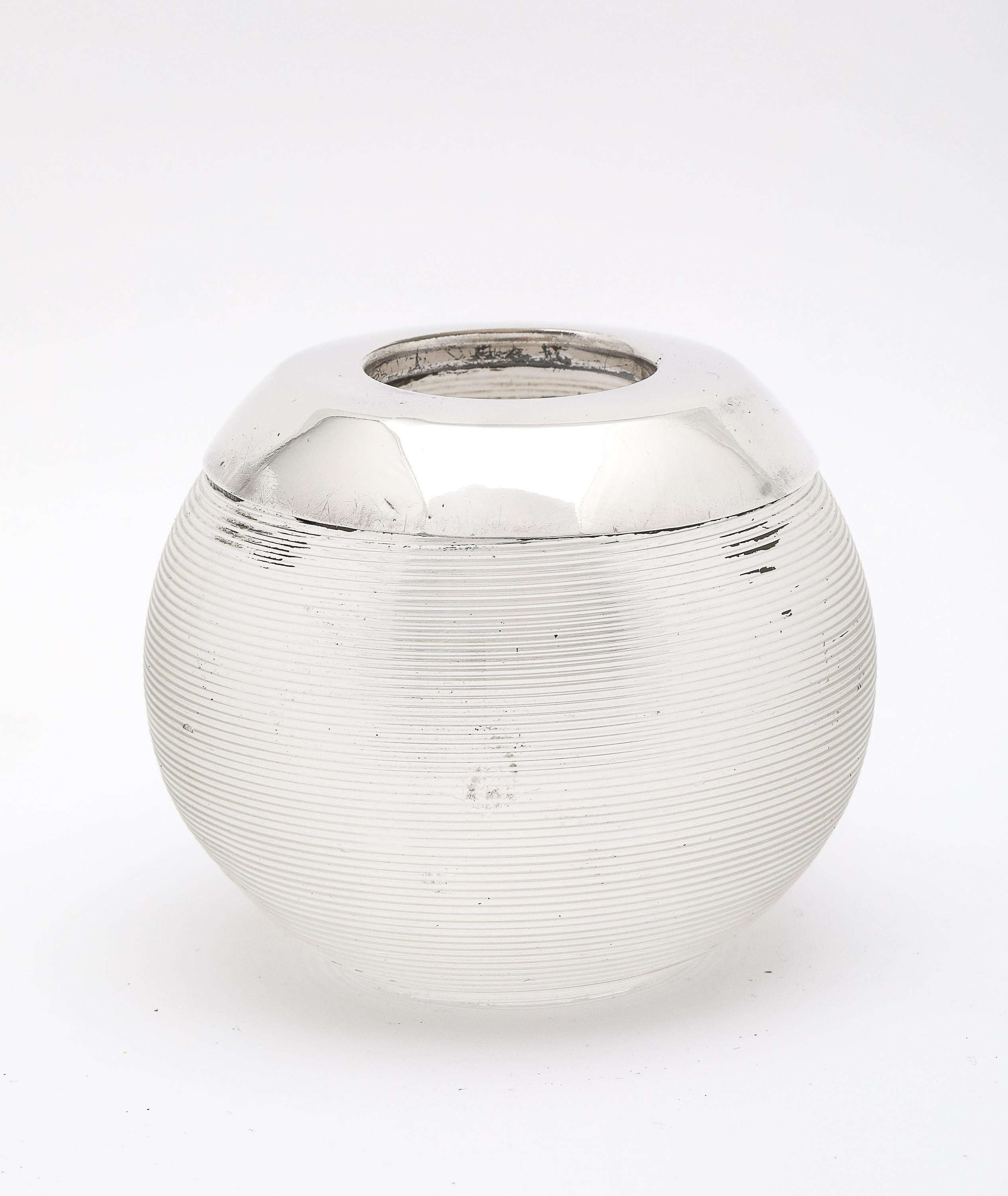 Période Art Déco A Silver Silver, avec une baguette d'allumette en cristal montée sur fil en vente 2