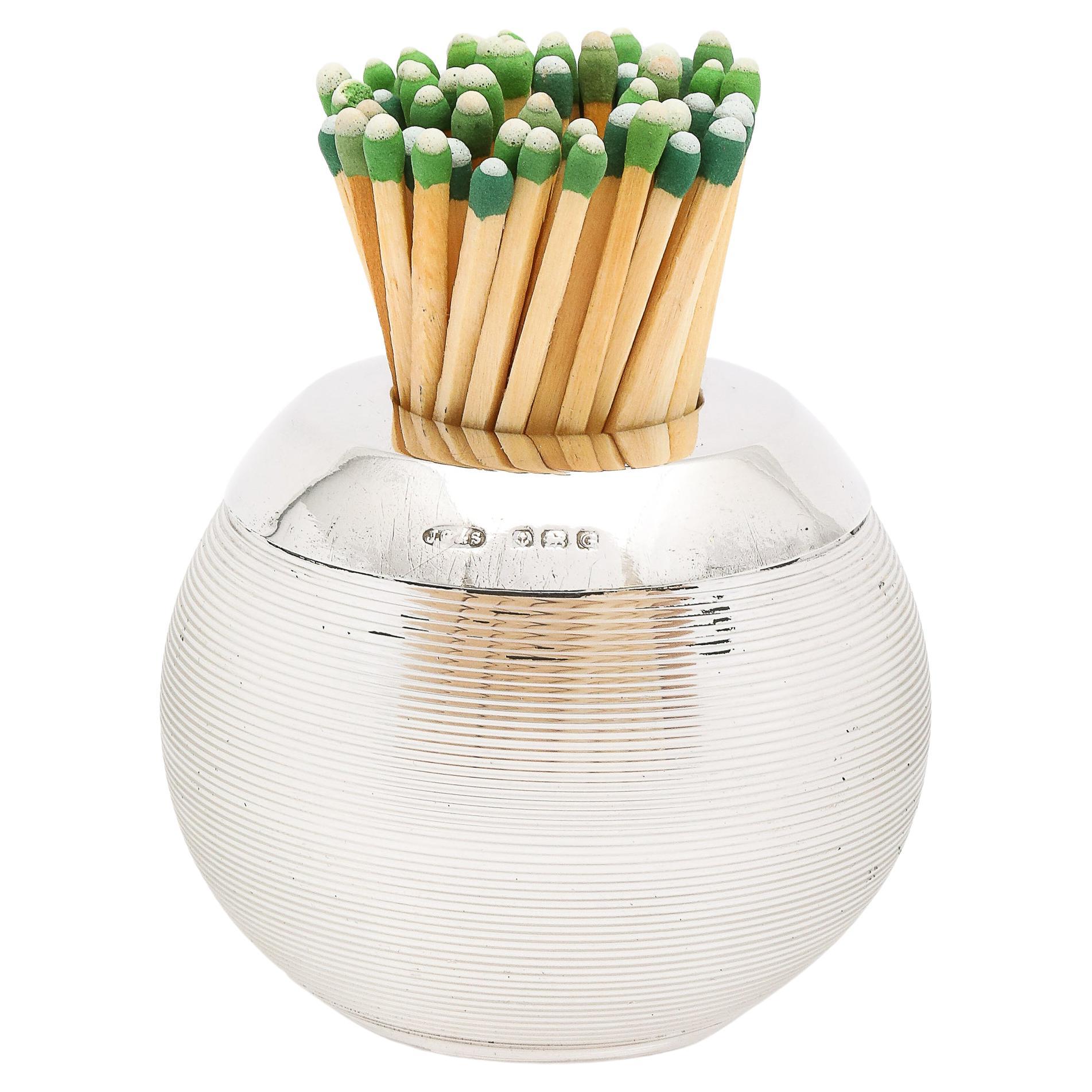 Période Art Déco A Silver Silver, avec une baguette d'allumette en cristal montée sur fil en vente