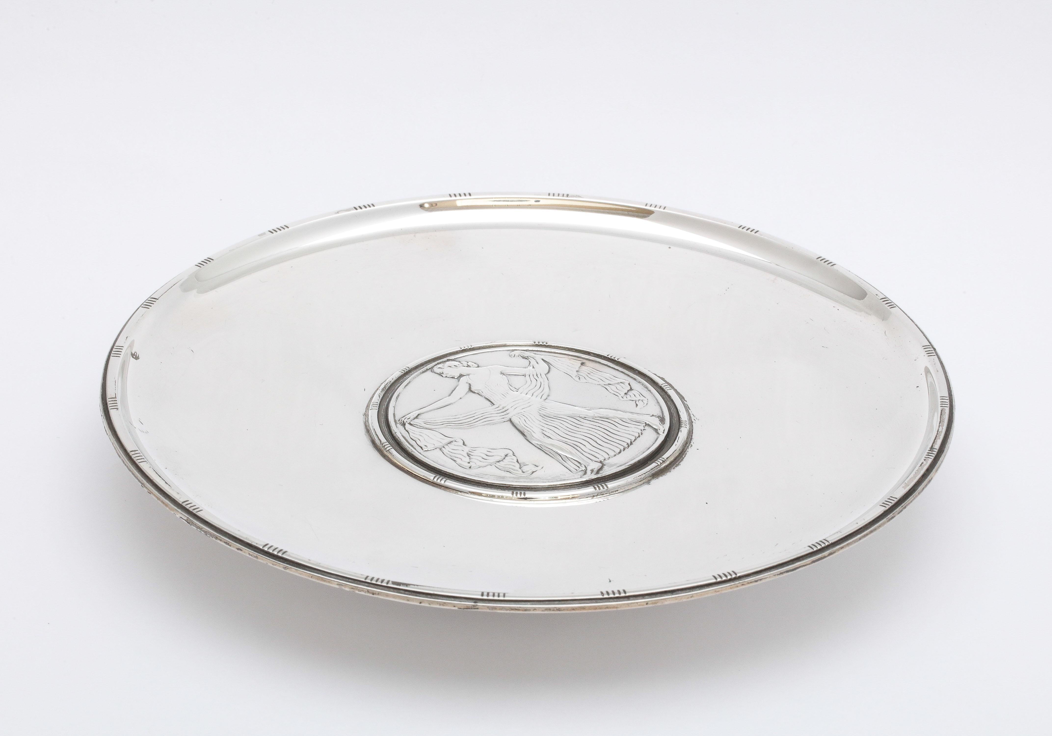 Early 20th Century Art Deco Period Sterling Silver Round Serving Platter on Raised Base Tiffany For Sale