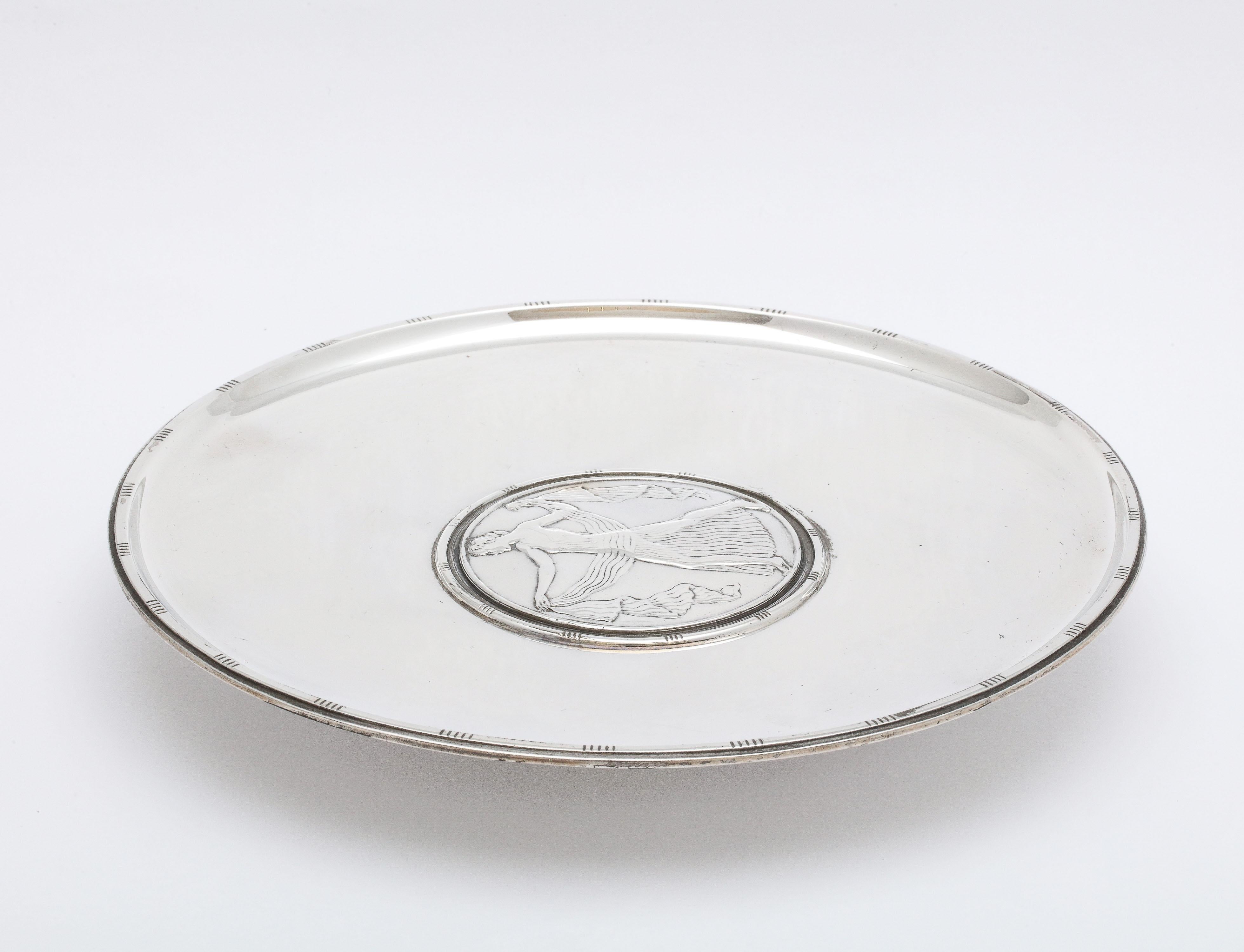 Art Deco Period Sterling Silver Round Serving Platter on Raised Base Tiffany For Sale 1